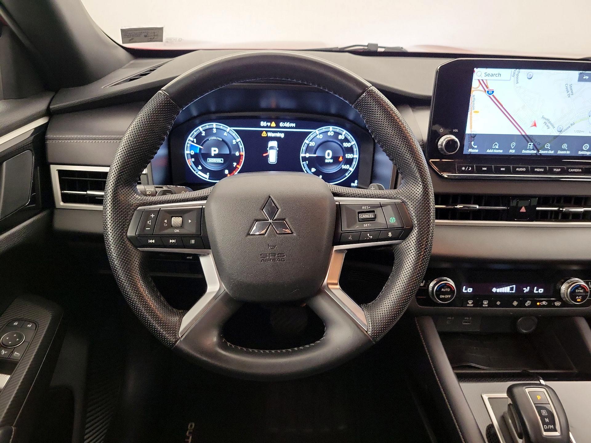 Thumbnail: 2023 Mitsubishi Outlander - 10