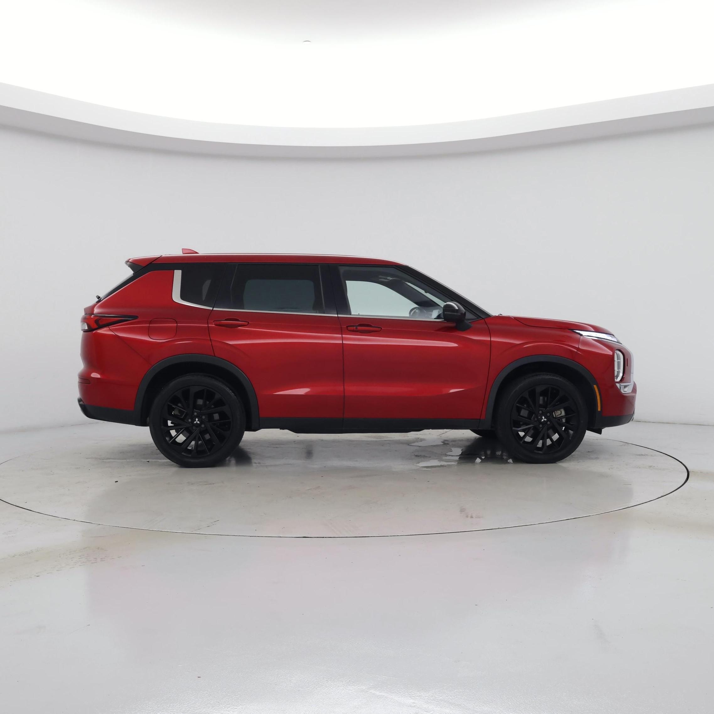 Thumbnail: 2023 Mitsubishi Outlander - 7