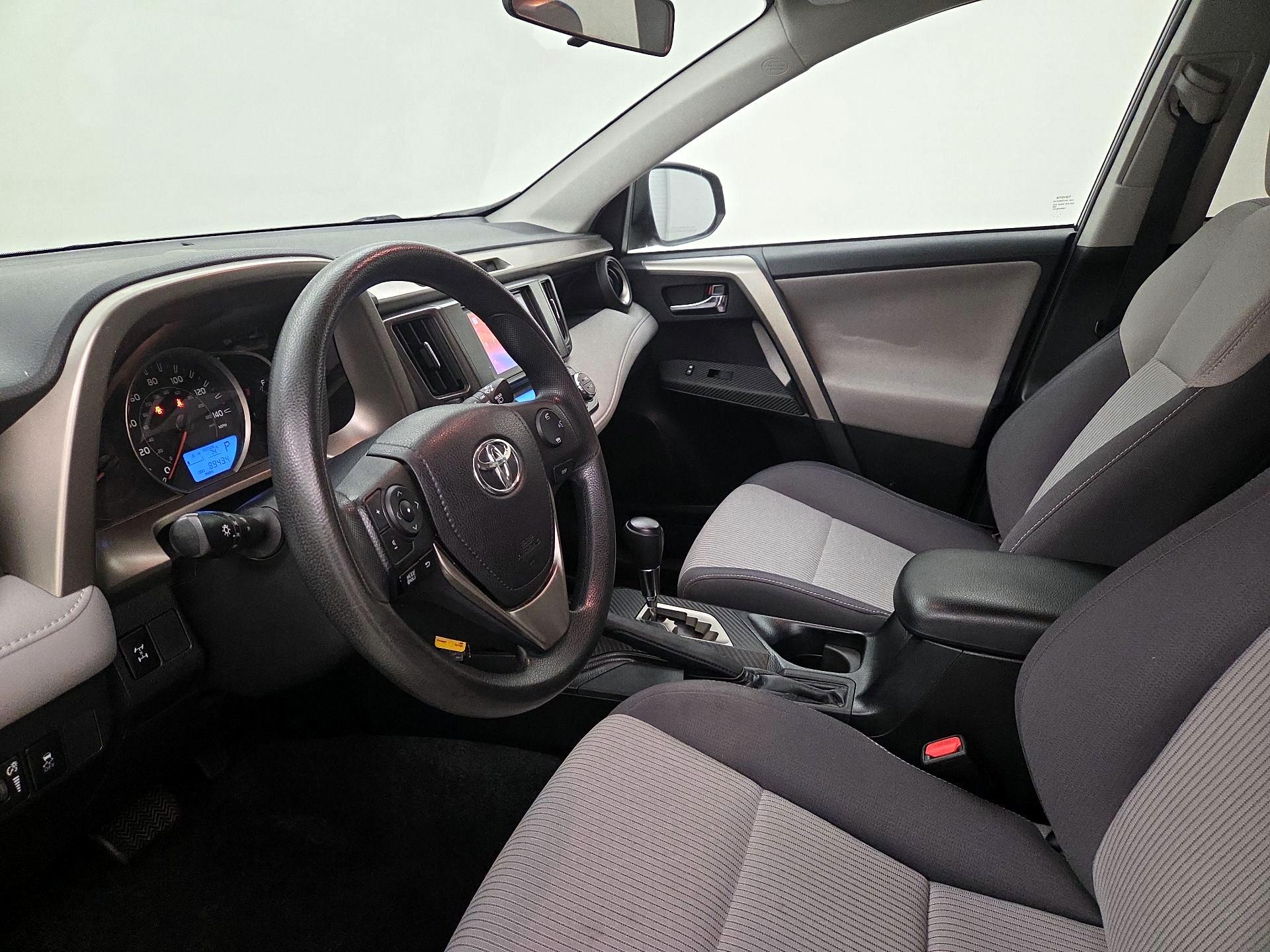 Thumbnail: 2014 Toyota RAV4 - 11