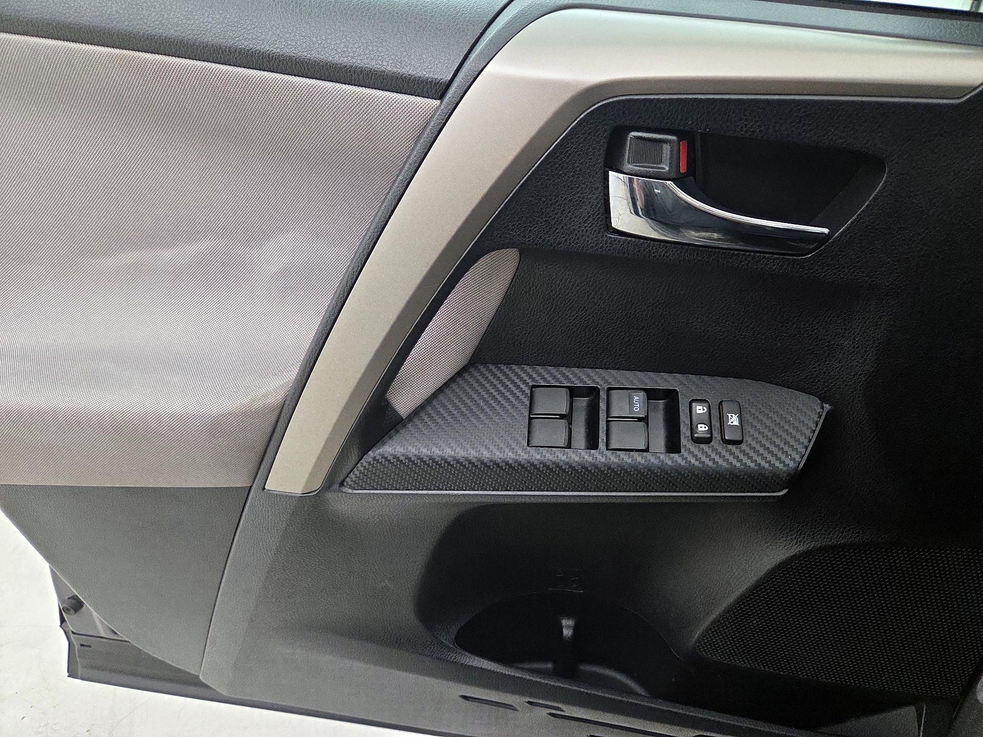 Thumbnail: 2014 Toyota RAV4 - 12