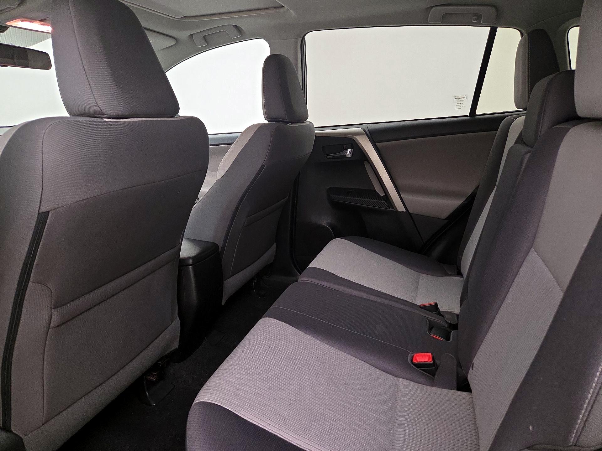 Thumbnail: 2014 Toyota RAV4 - 16