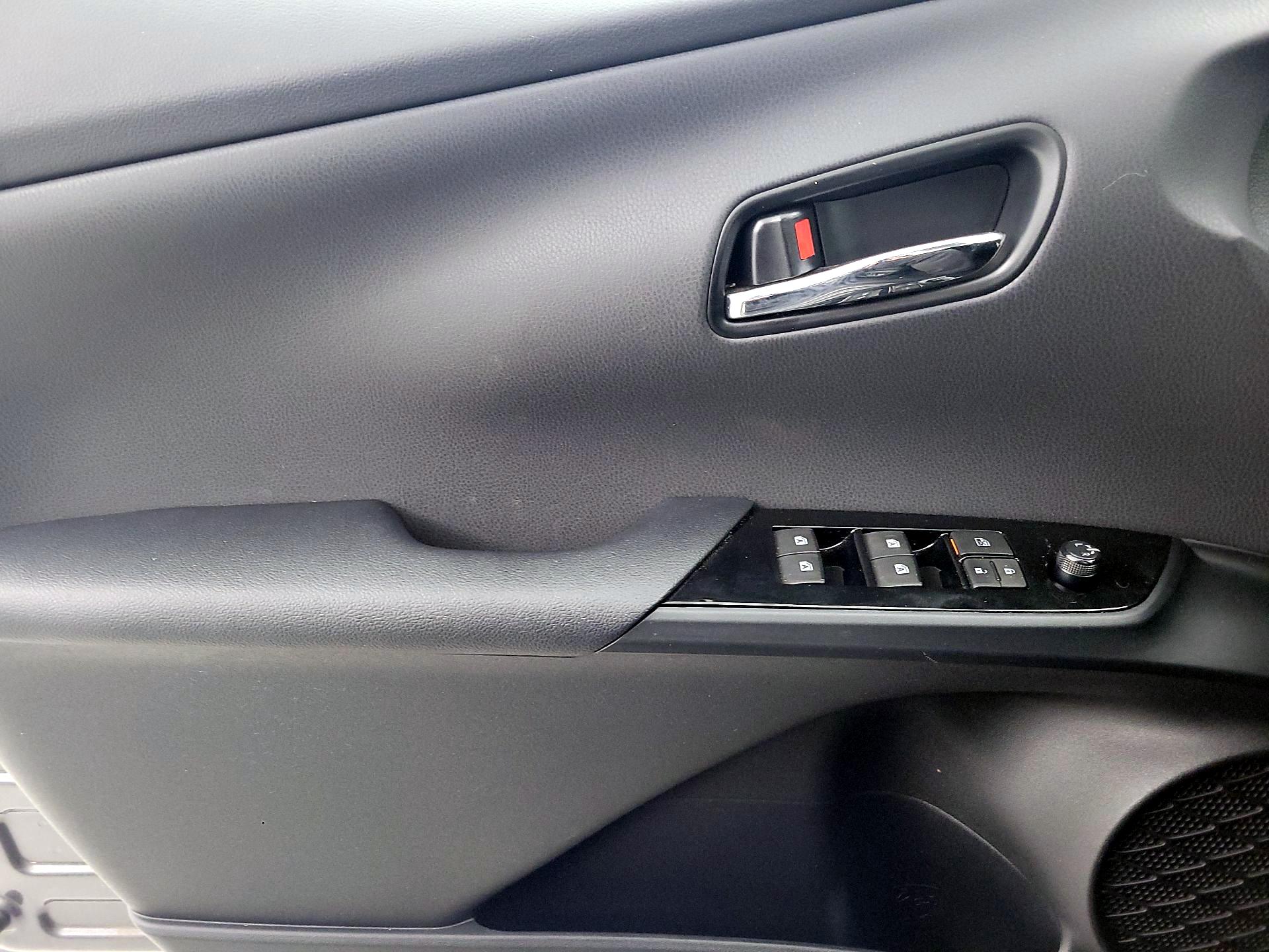 Thumbnail: 2017 Toyota Prius - 12