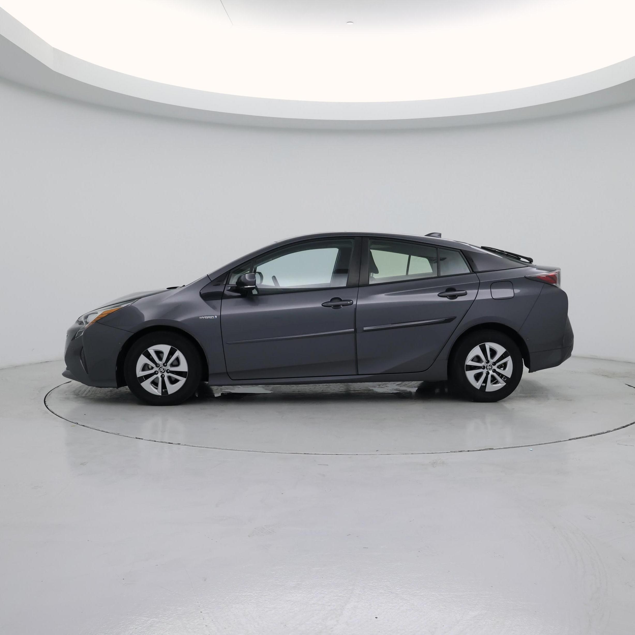 Thumbnail: 2017 Toyota Prius - 3