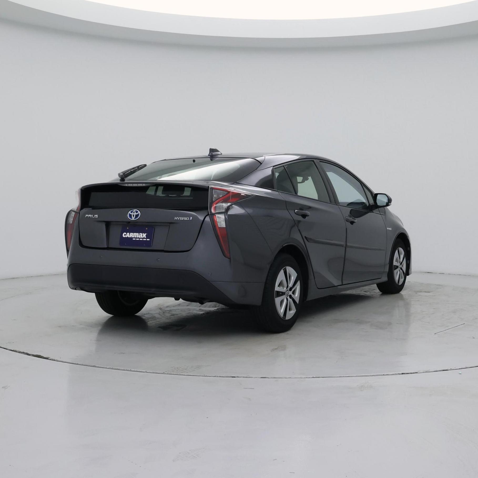 Thumbnail: 2017 Toyota Prius - 8