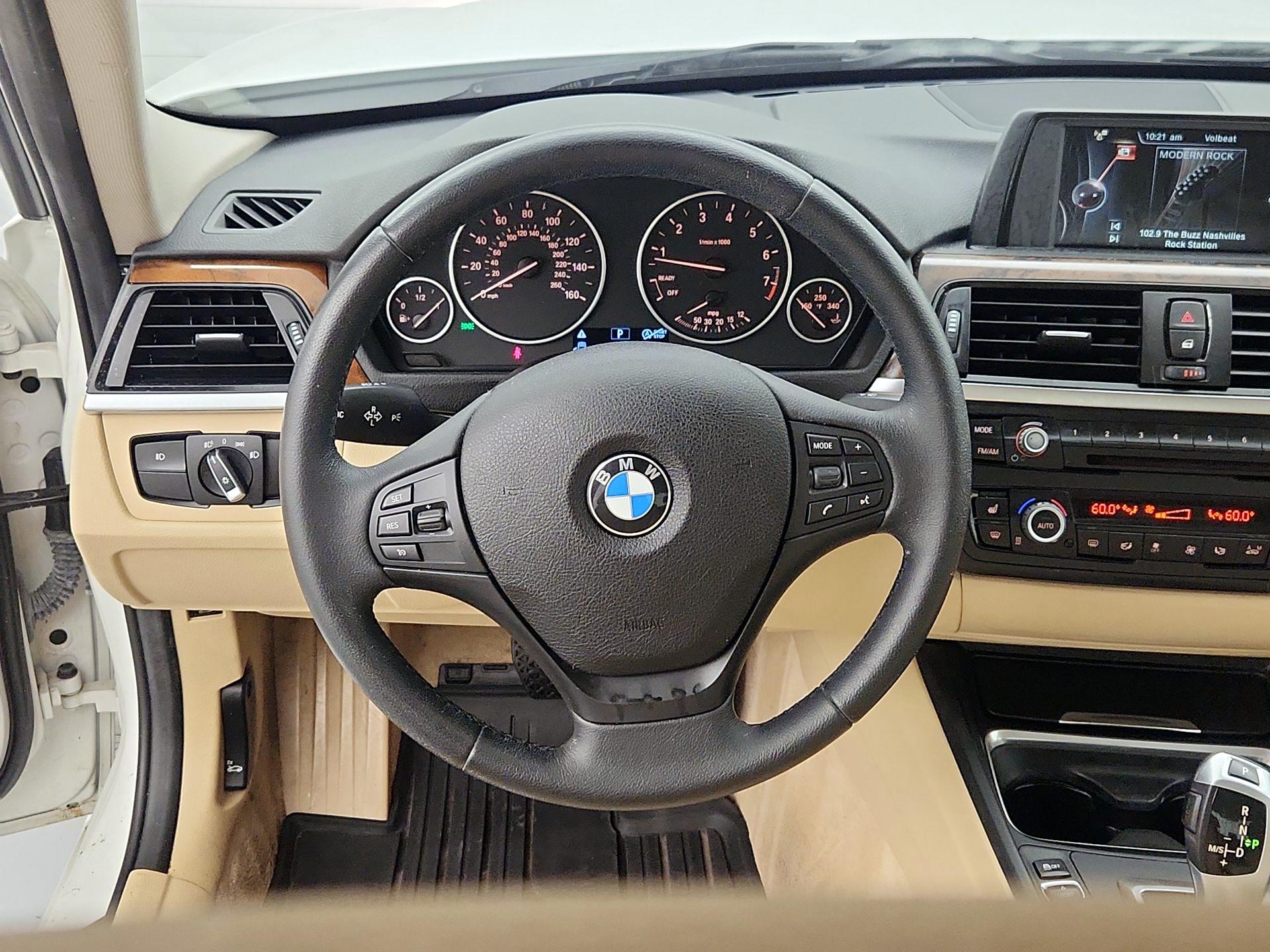 Thumbnail: 2015 BMW 3 Series - 10