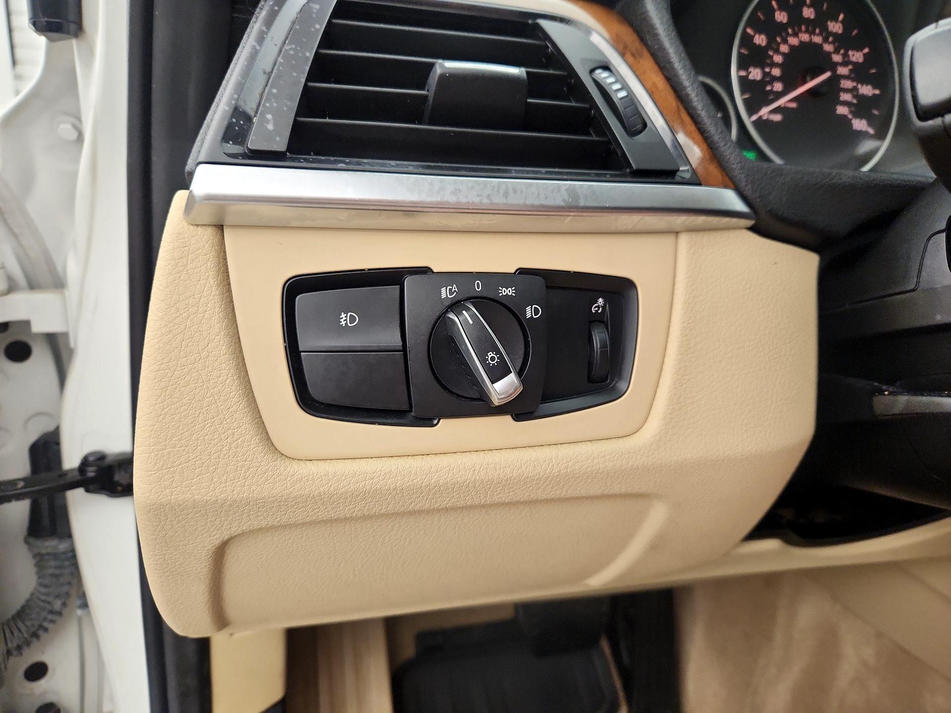 Thumbnail: 2015 BMW 3 Series - 13