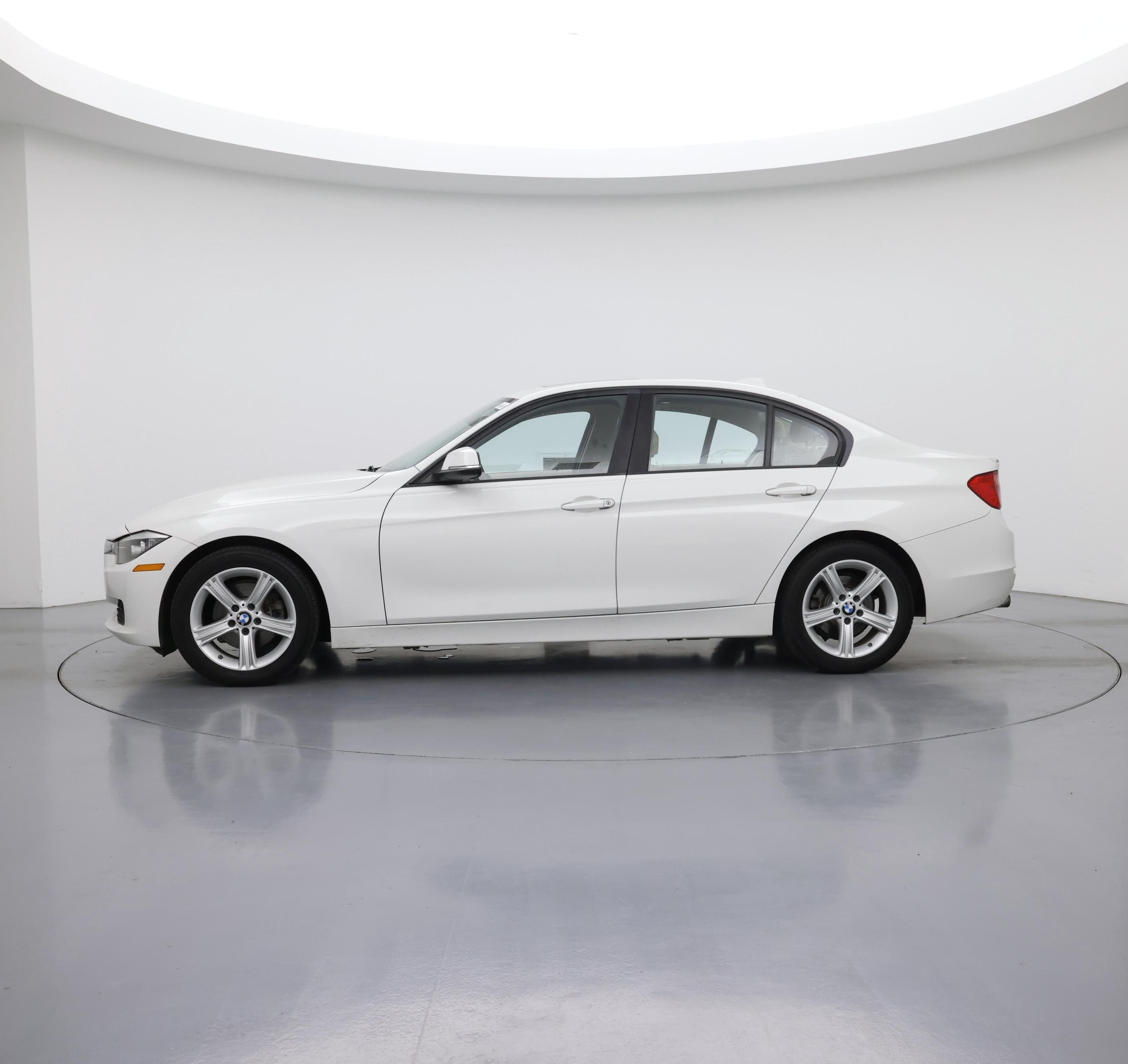 Thumbnail: 2015 BMW 3 Series - 3