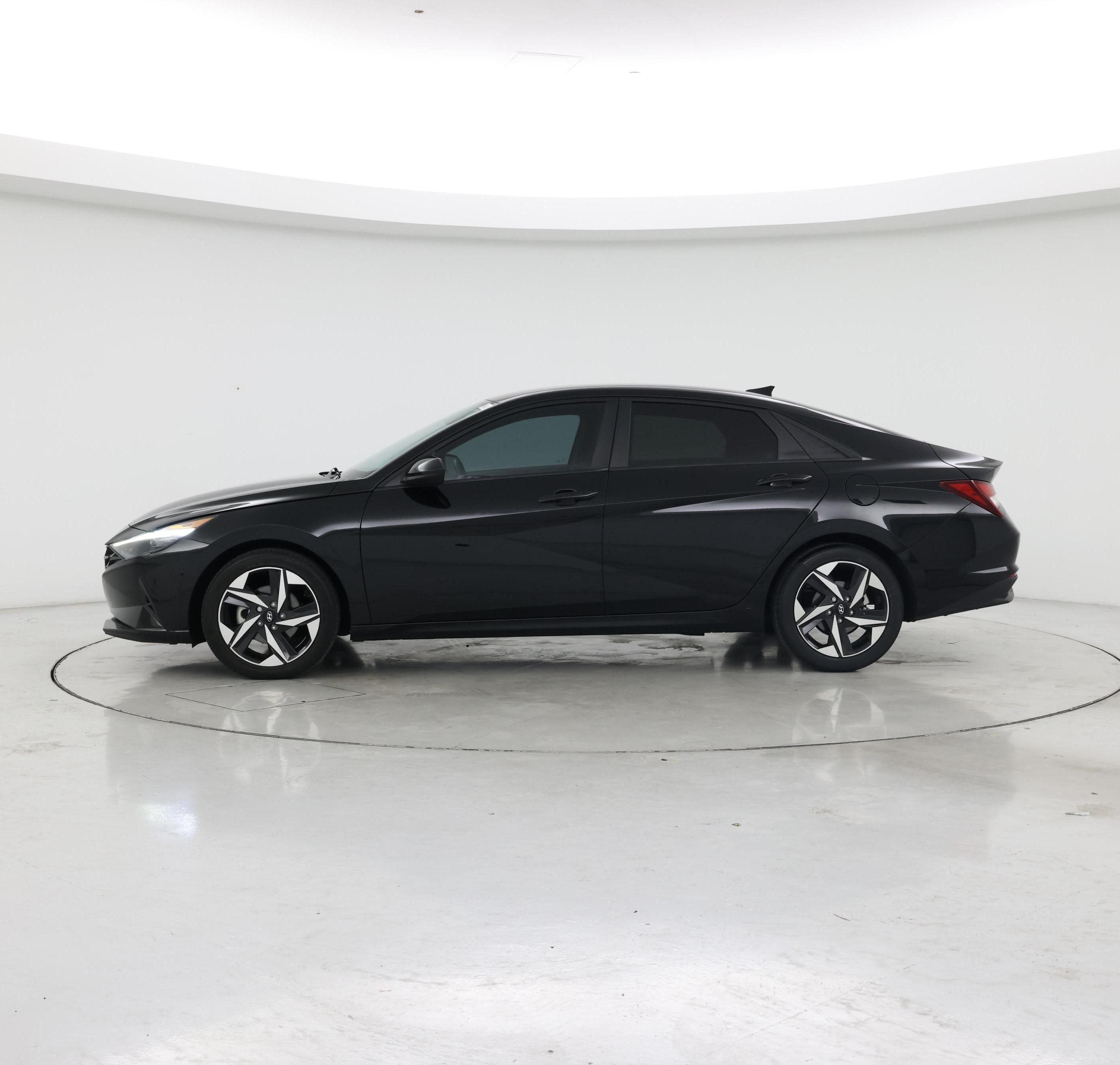 Thumbnail: 2023 Hyundai Elantra - 3