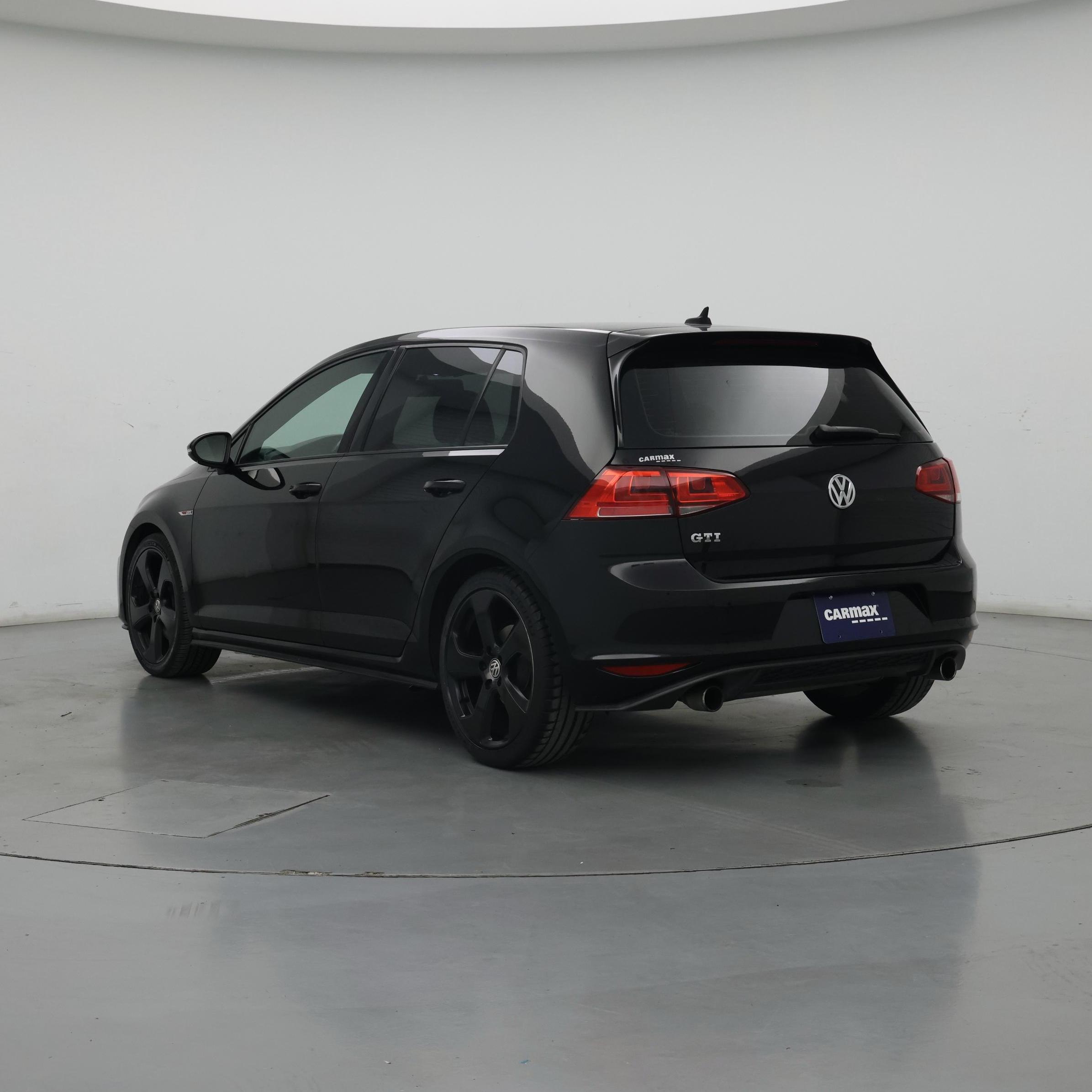Thumbnail: 2017 Volkswagen Golf - 2