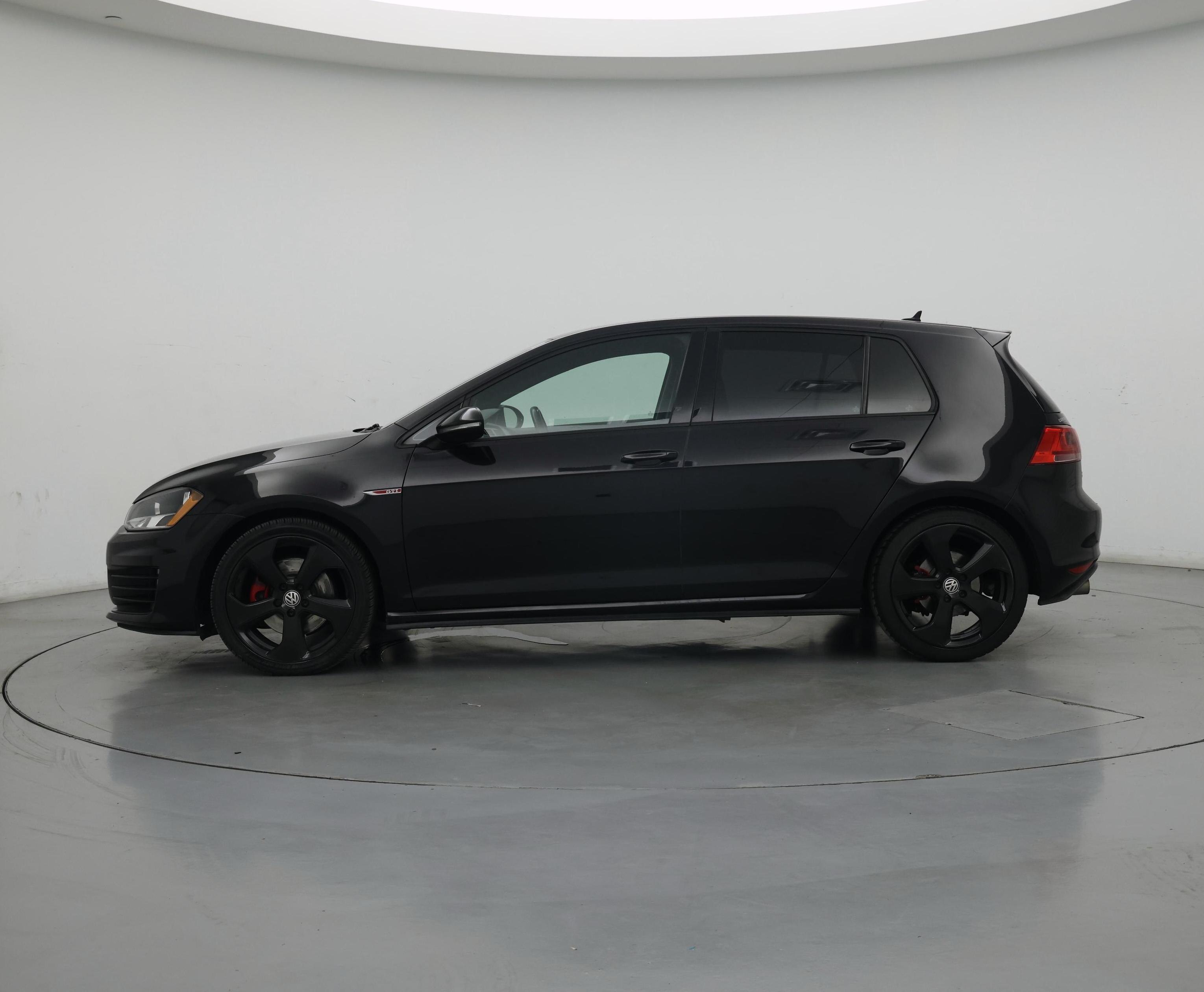 Thumbnail: 2017 Volkswagen Golf - 3
