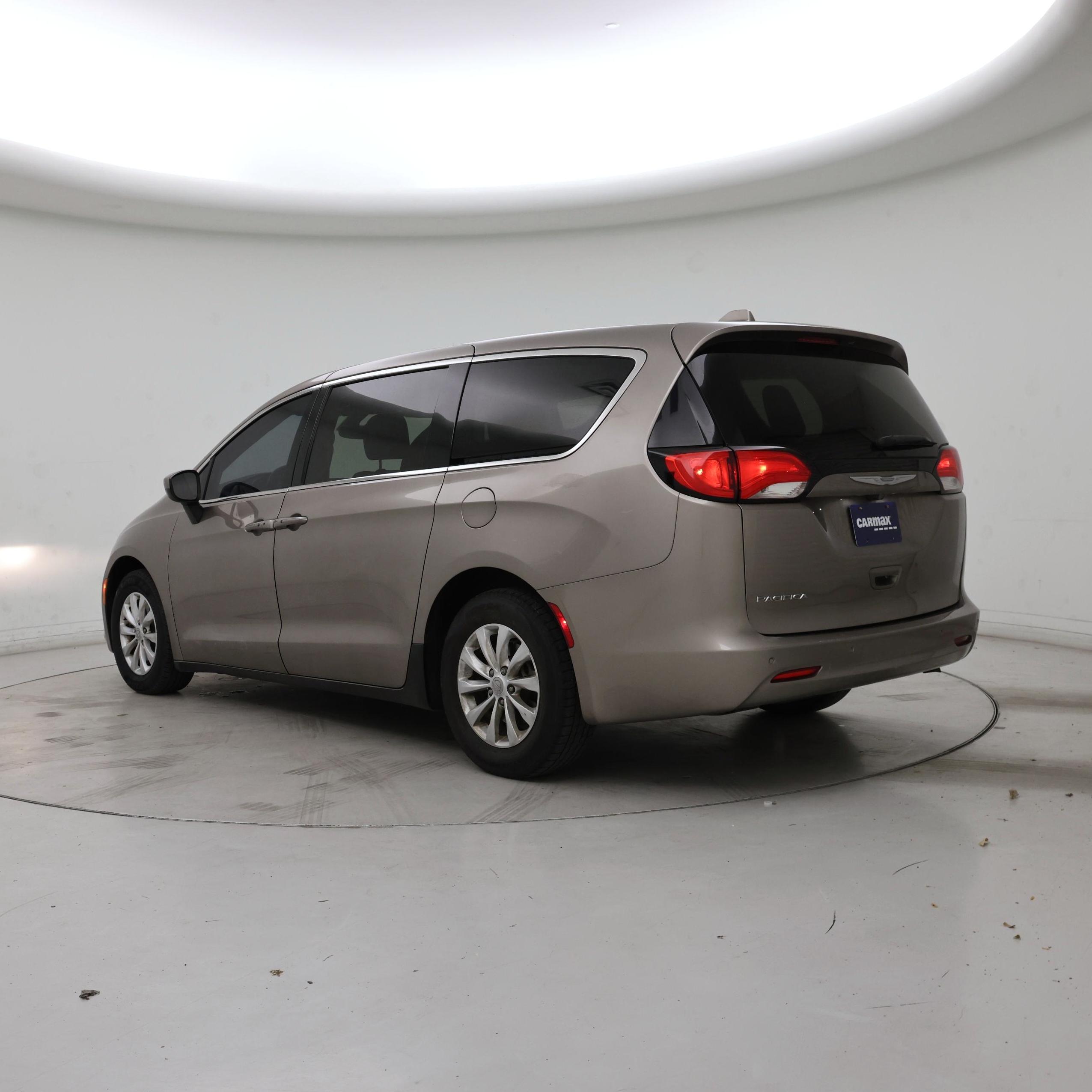 Thumbnail: 2017 Chrysler Pacifica - 2