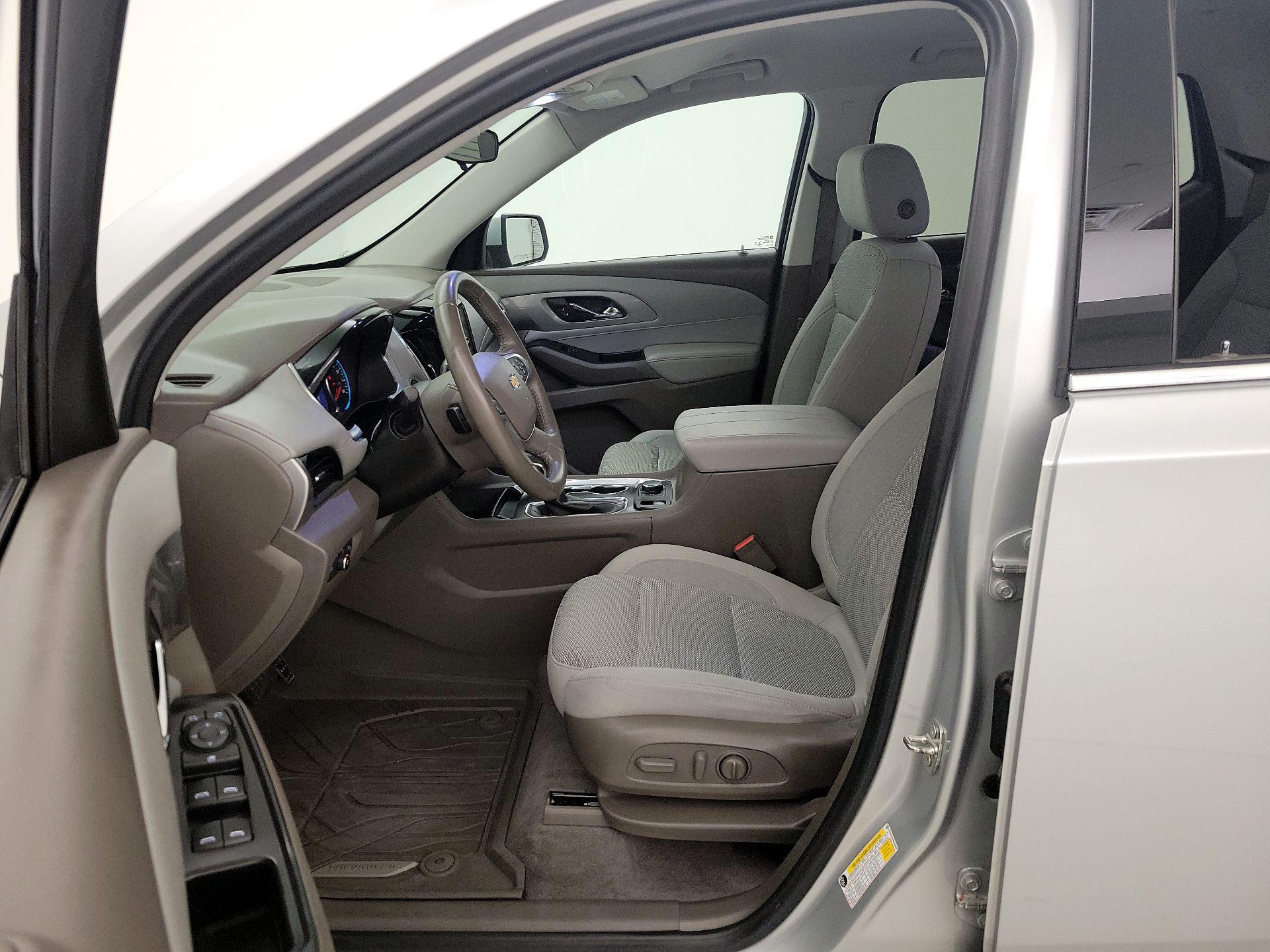 Thumbnail: 2021 Chevrolet Traverse - 11