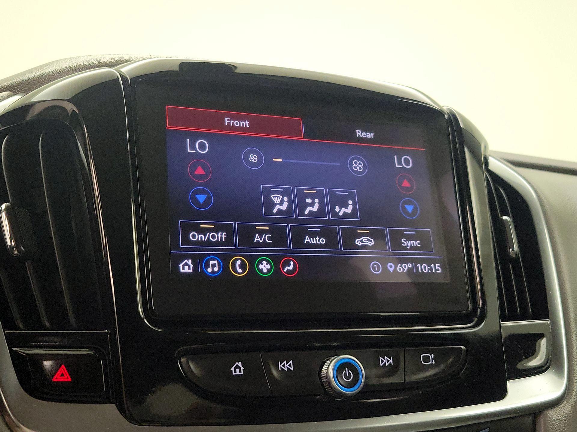 Thumbnail: 2021 Chevrolet Traverse - 16