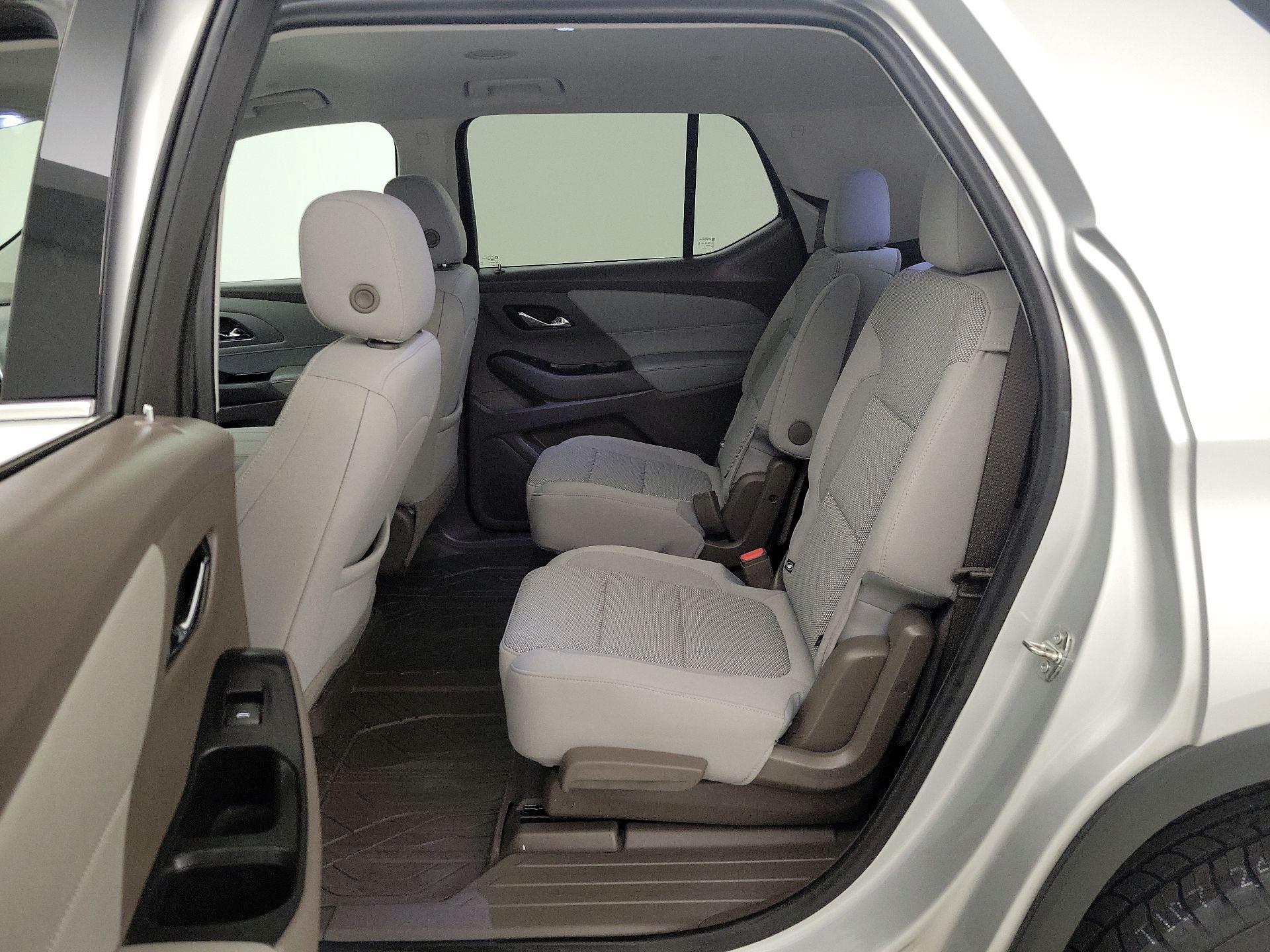 Thumbnail: 2021 Chevrolet Traverse - 19
