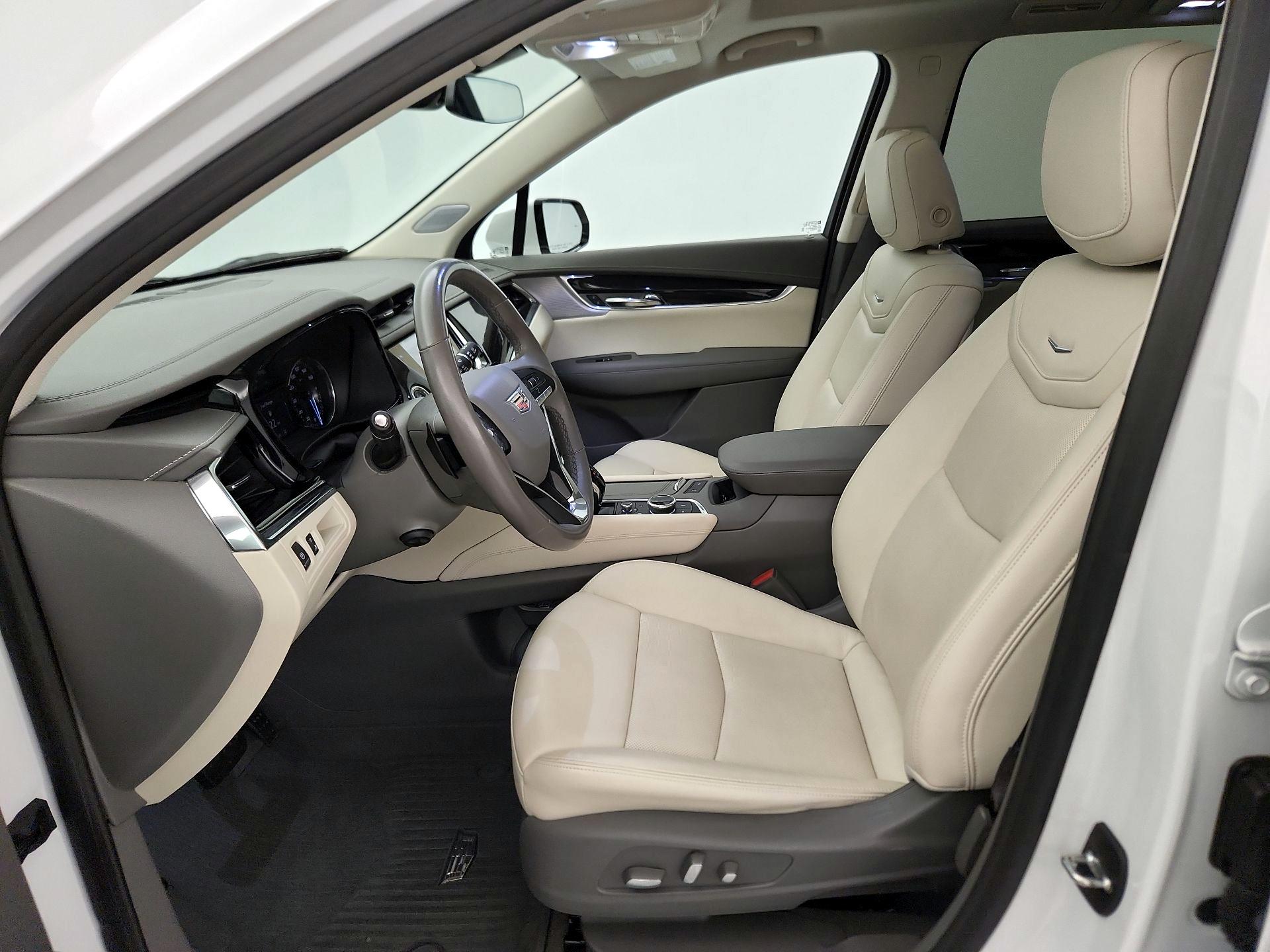 Thumbnail: 2021 Cadillac XT6 - 11