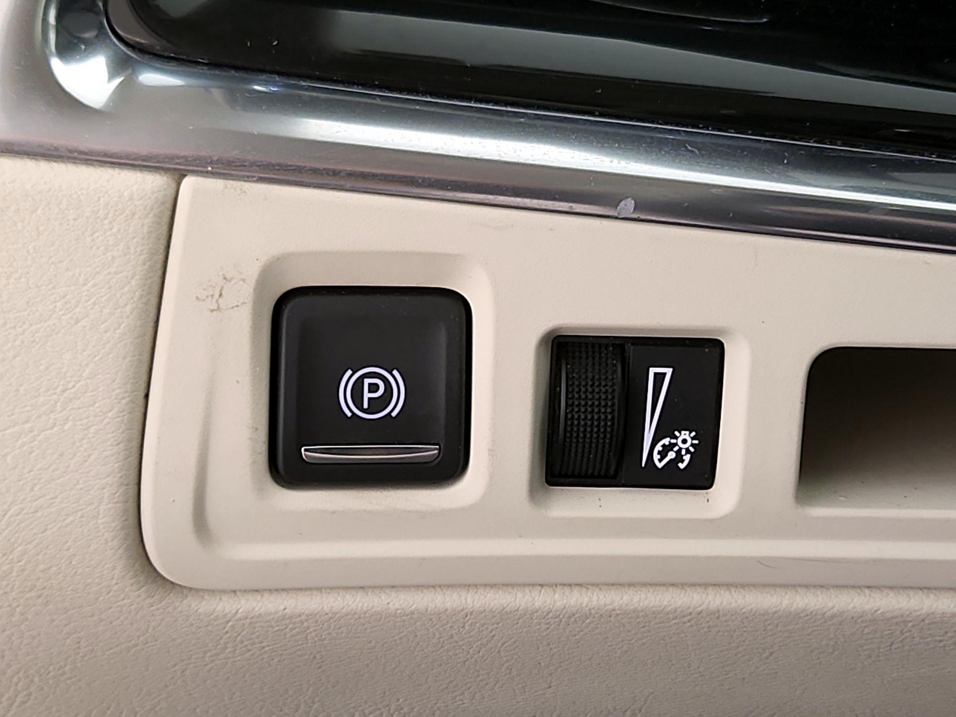 Thumbnail: 2021 Cadillac XT6 - 13