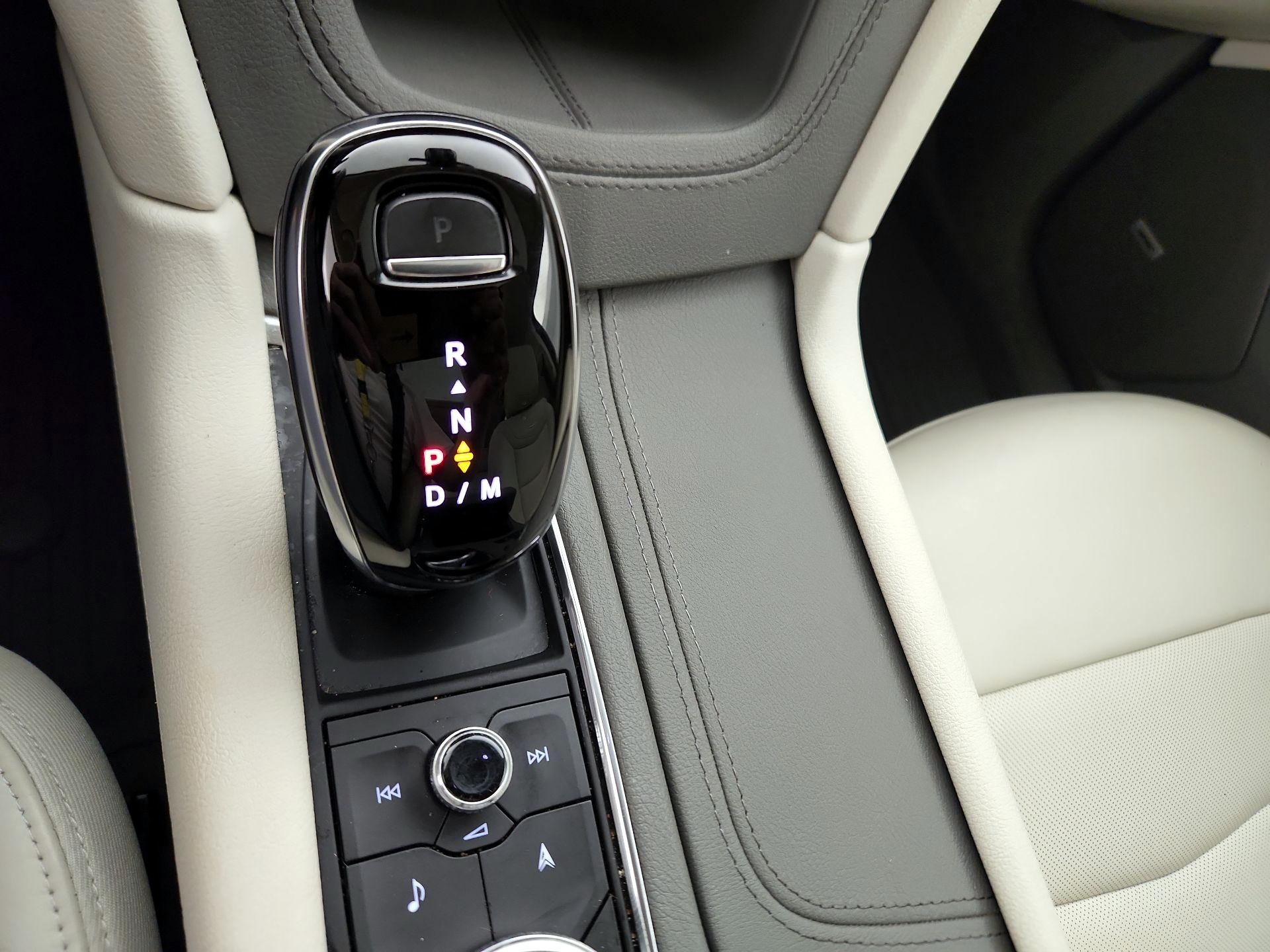 Thumbnail: 2021 Cadillac XT6 - 18