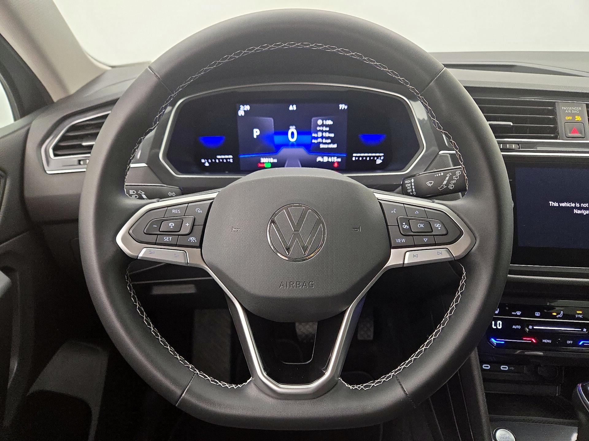 Thumbnail: 2023 Volkswagen Tiguan - 10
