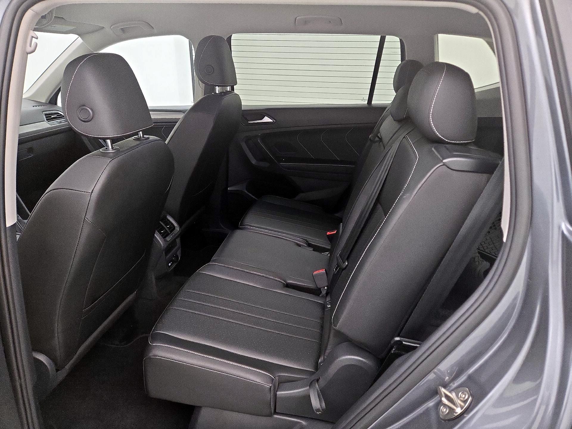 Thumbnail: 2023 Volkswagen Tiguan - 19