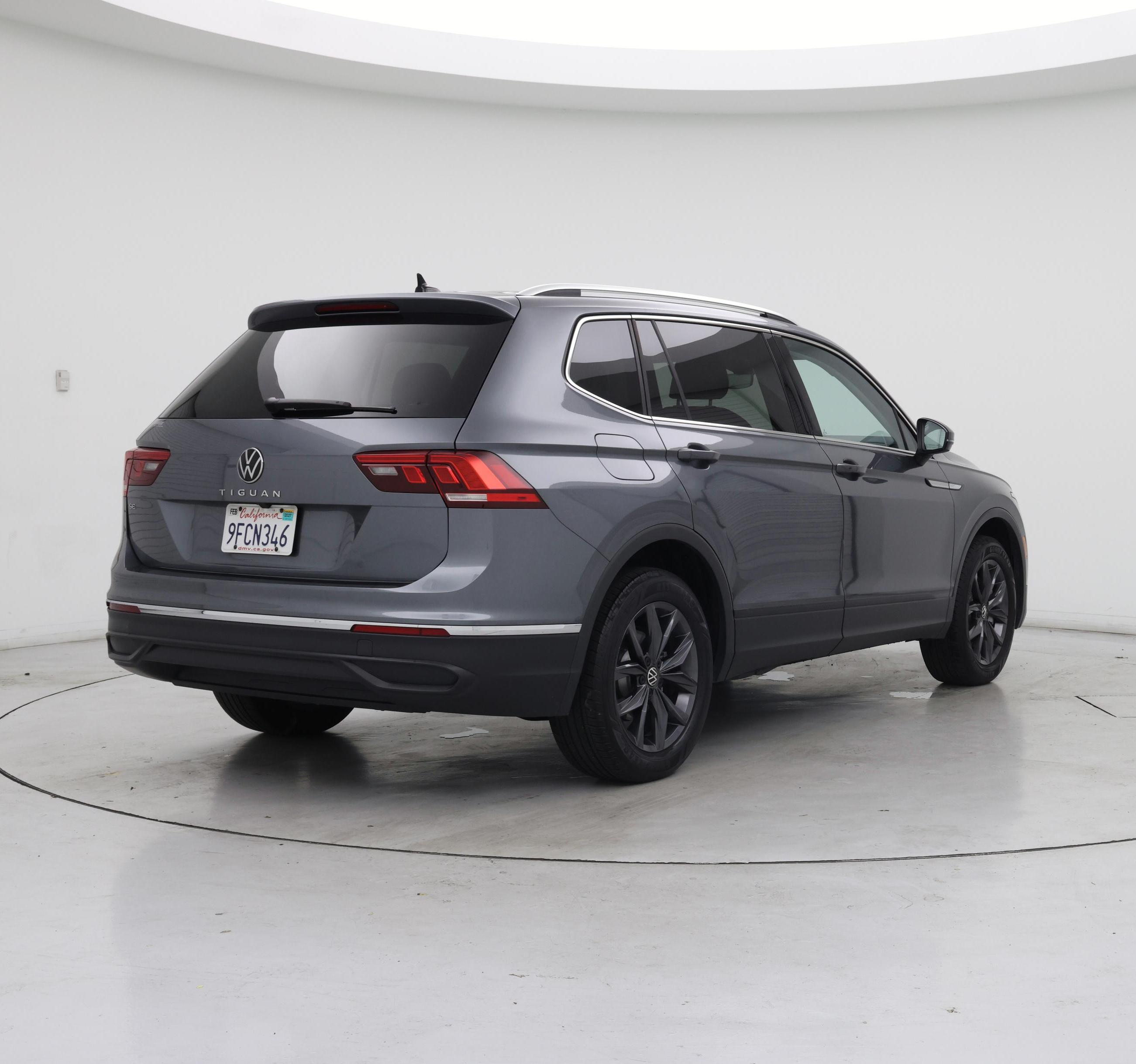 Thumbnail: 2023 Volkswagen Tiguan - 8