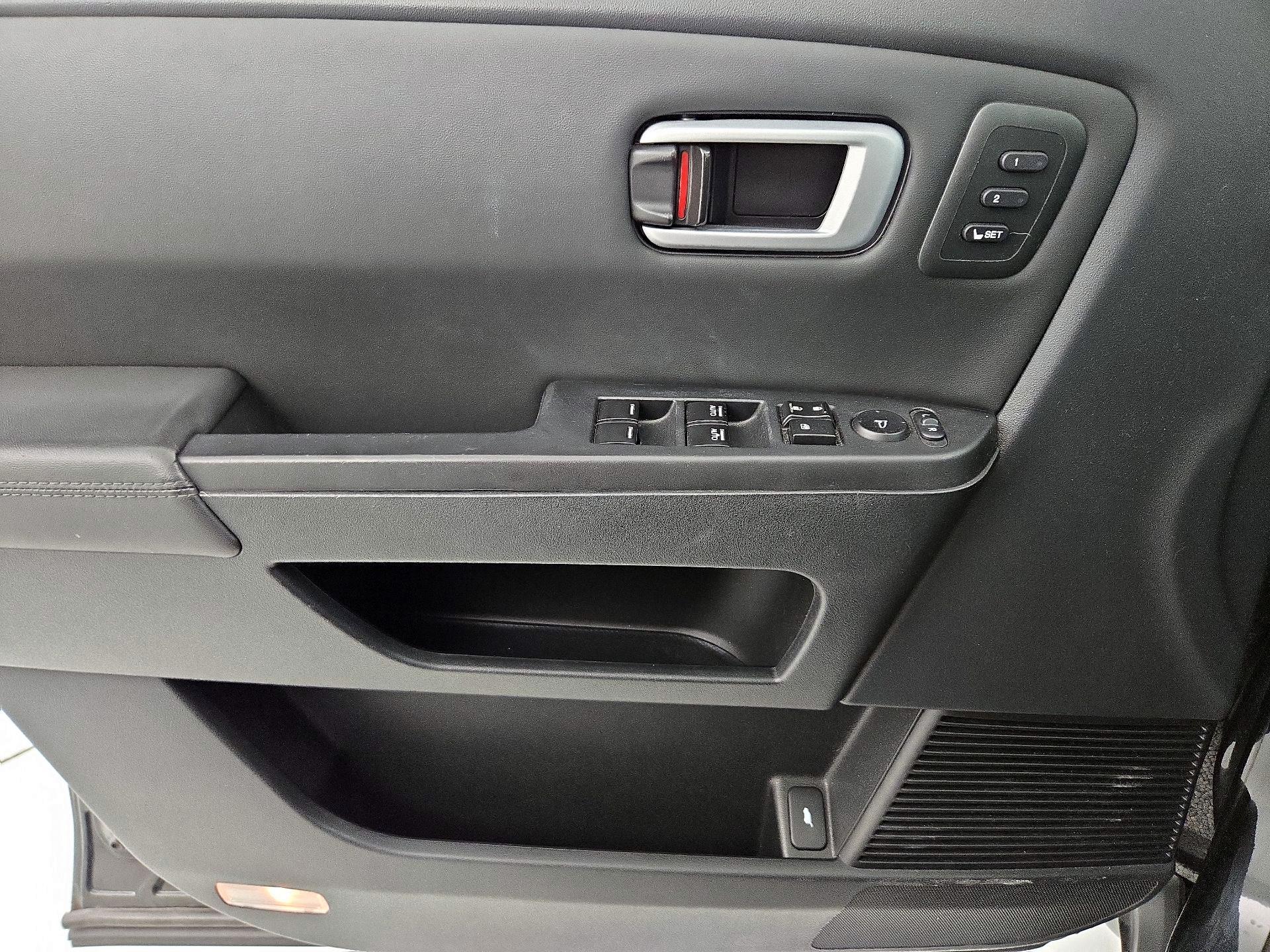 Thumbnail: 2014 Honda Pilot - 12