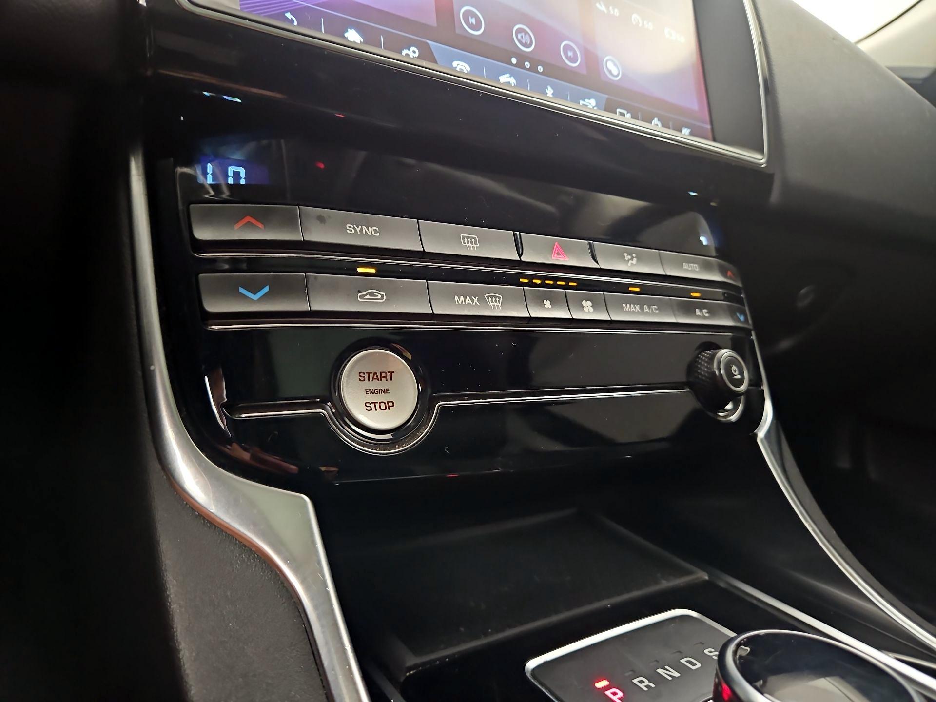 Thumbnail: 2019 Jaguar XE - 16