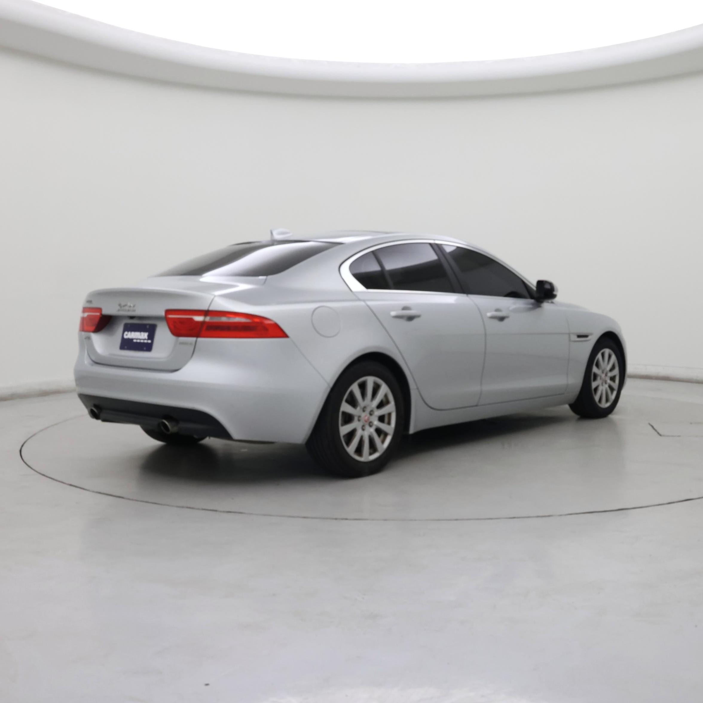 Thumbnail: 2019 Jaguar XE - 8