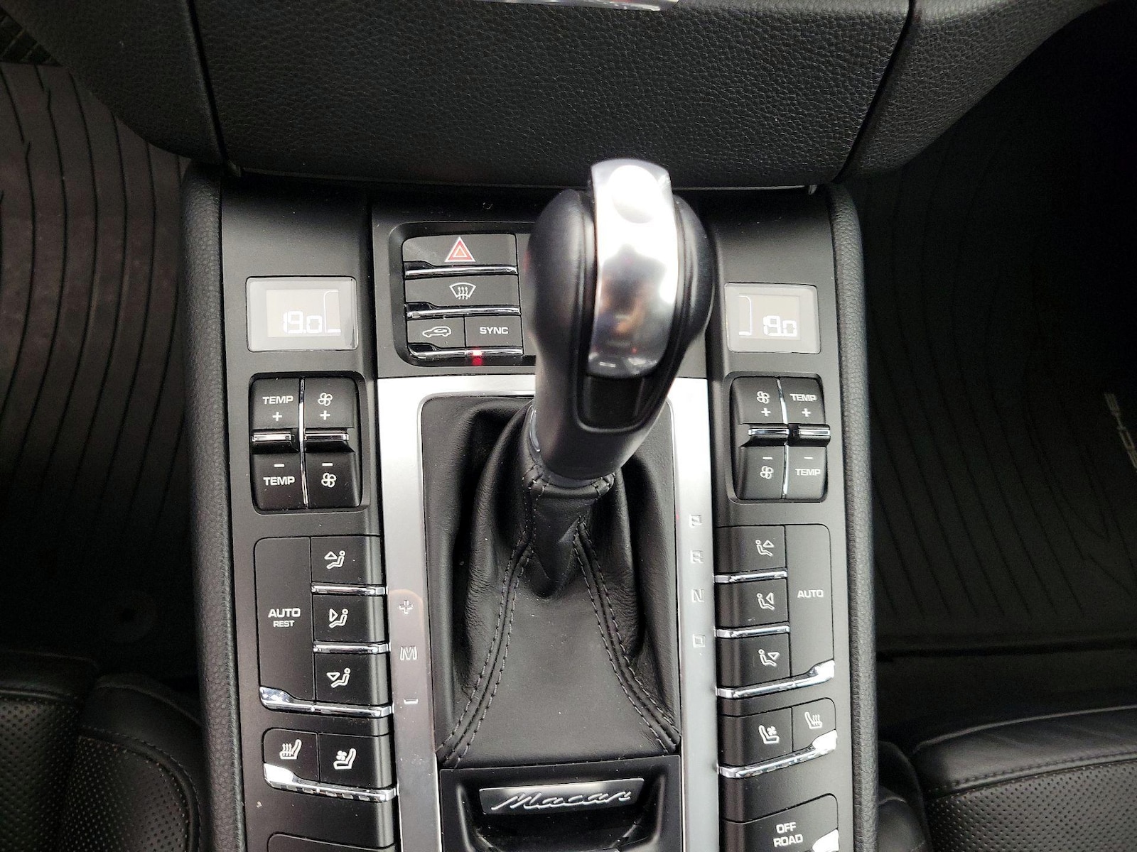 2018 Porsche Macan Sport Edition - Photo 18