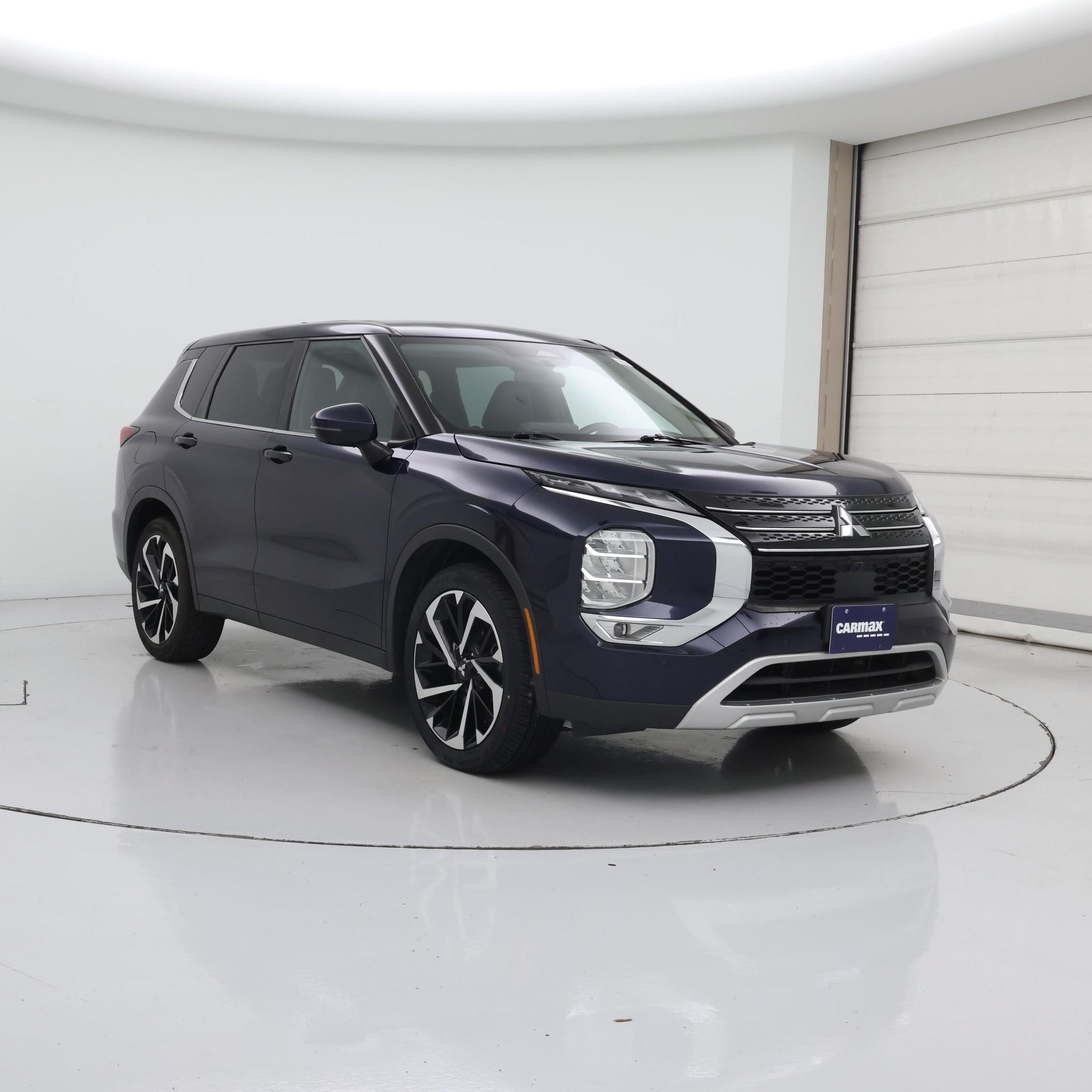 Blue 2023 Mitsubishi Outlander SUV / Crossover Front-Wheel Drive Automatic