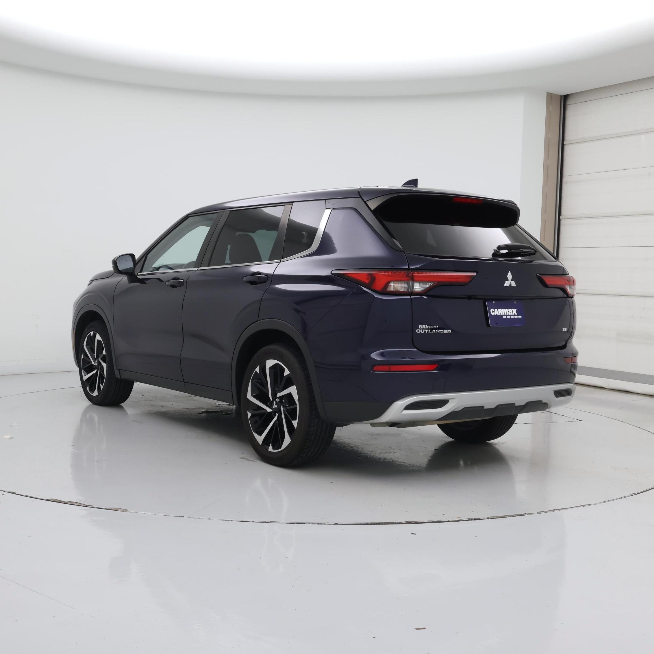 Thumbnail: 2023 Mitsubishi Outlander - 2