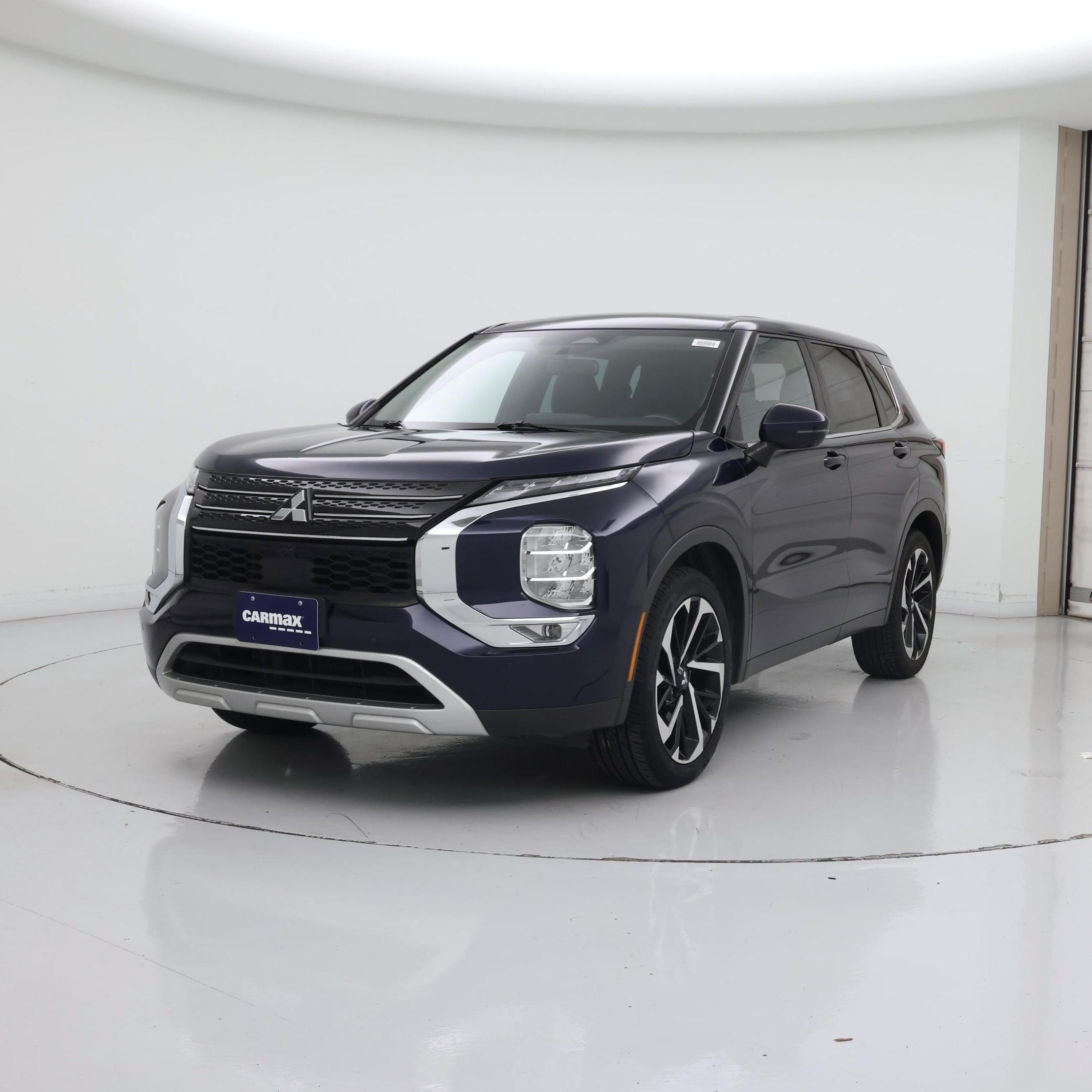 Thumbnail: 2023 Mitsubishi Outlander - 4