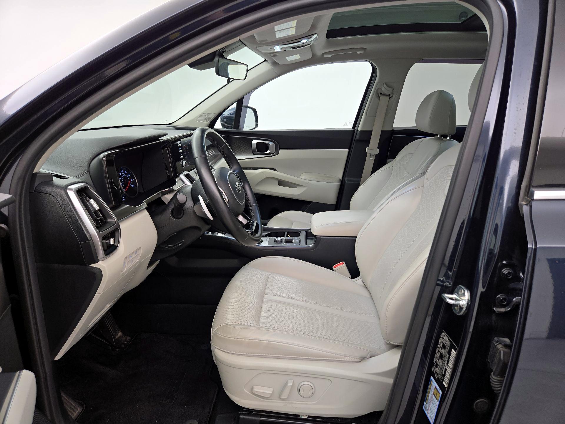 Thumbnail: 2021 Kia Sorento - 11