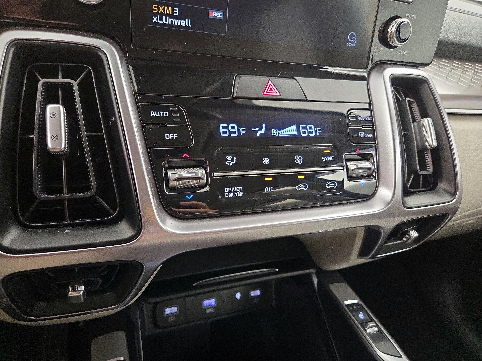 Thumbnail: 2021 Kia Sorento - 16