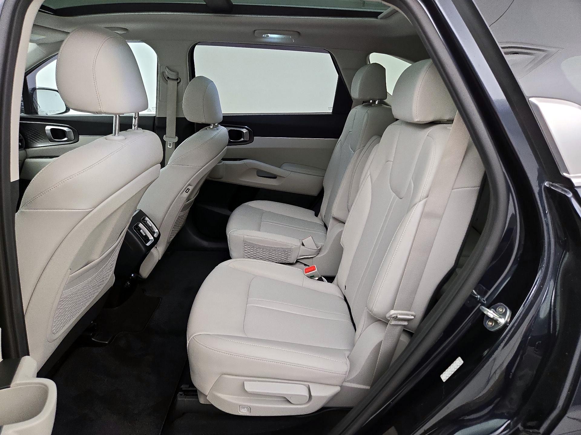 Thumbnail: 2021 Kia Sorento - 20