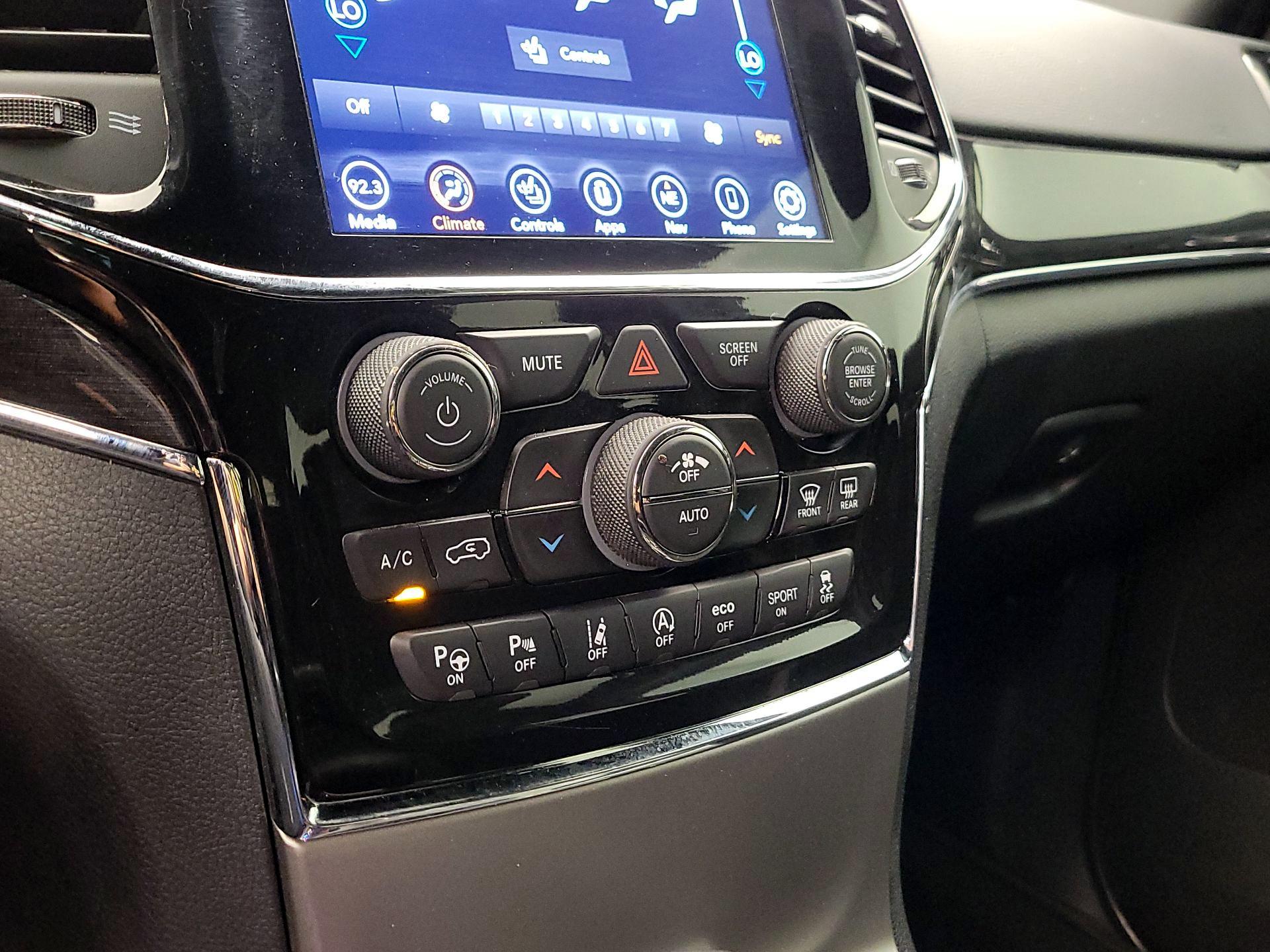 Thumbnail: 2021 Jeep Grand Cherokee - 17