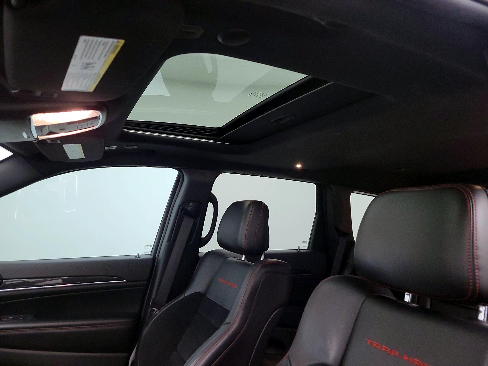 Thumbnail: 2021 Jeep Grand Cherokee - 20