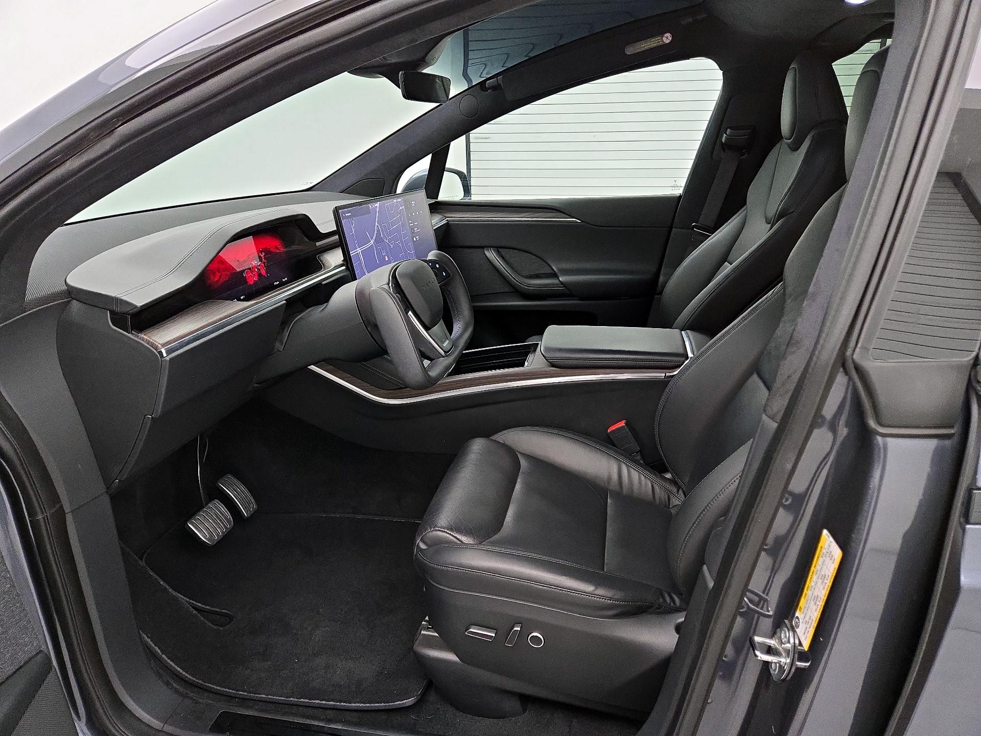 Thumbnail: 2022 Tesla Model X - 11