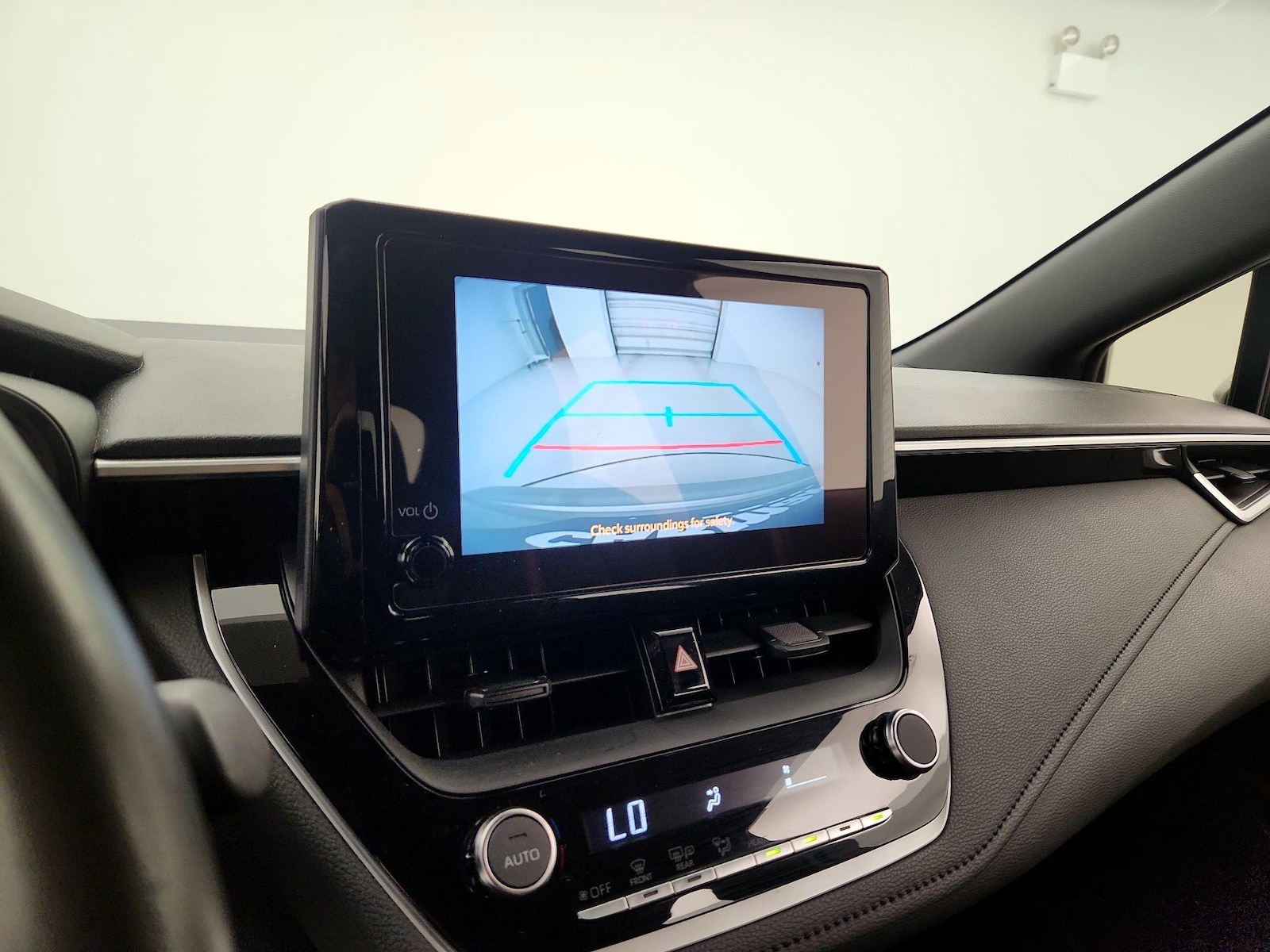 2024 Toyota Corolla SE - Photo 16