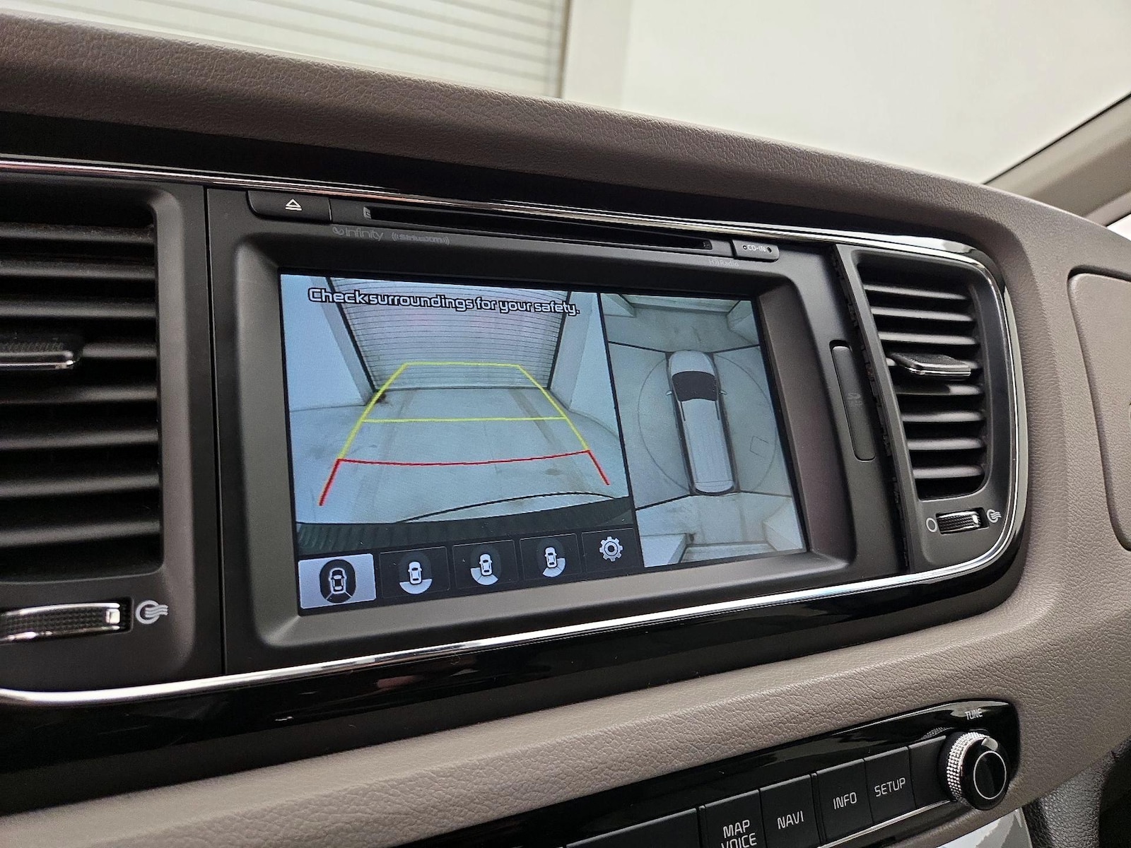 2018 Kia Sedona SX Limited - Photo 16