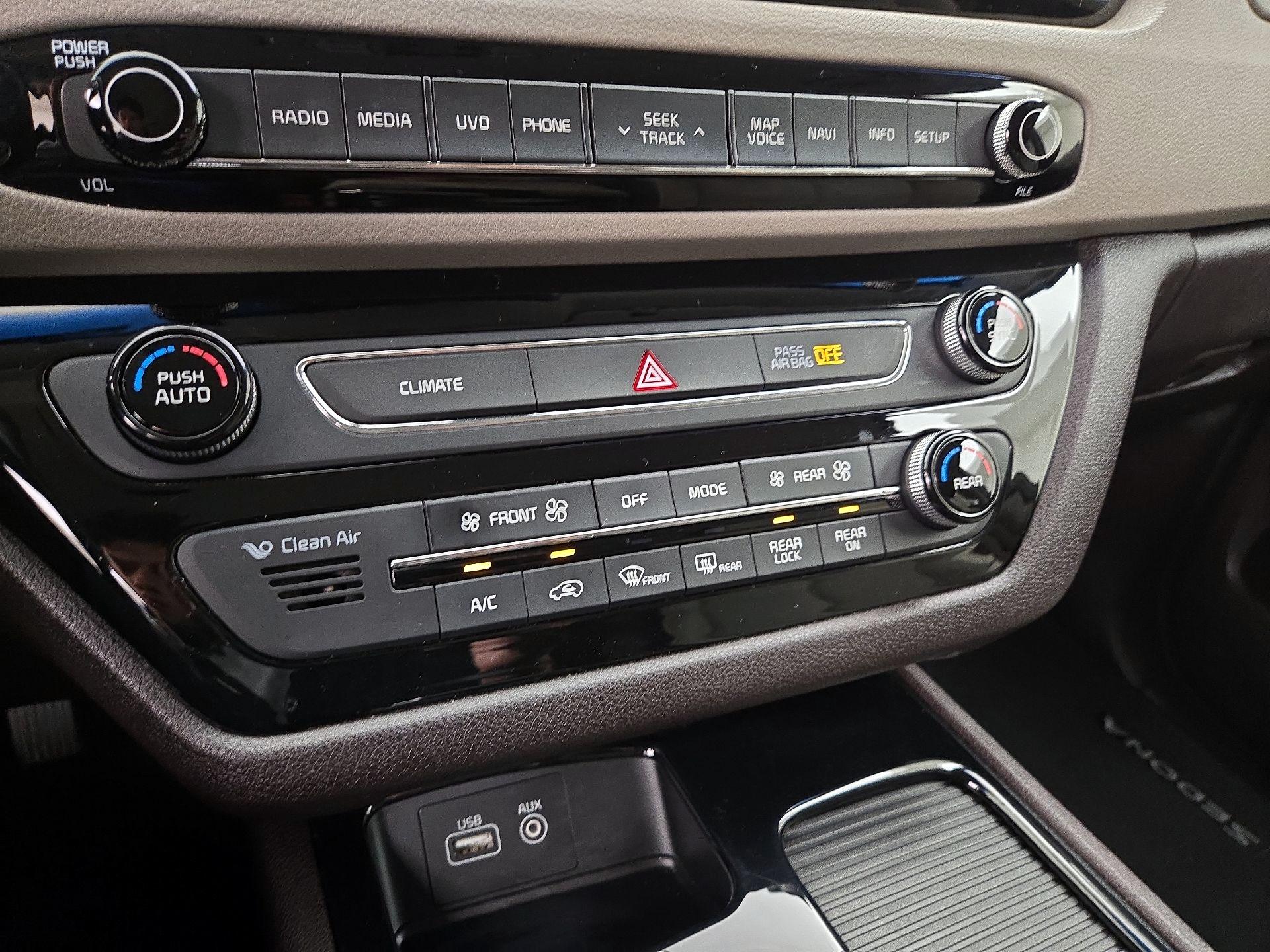 Thumbnail: 2018 Kia Sedona - 17