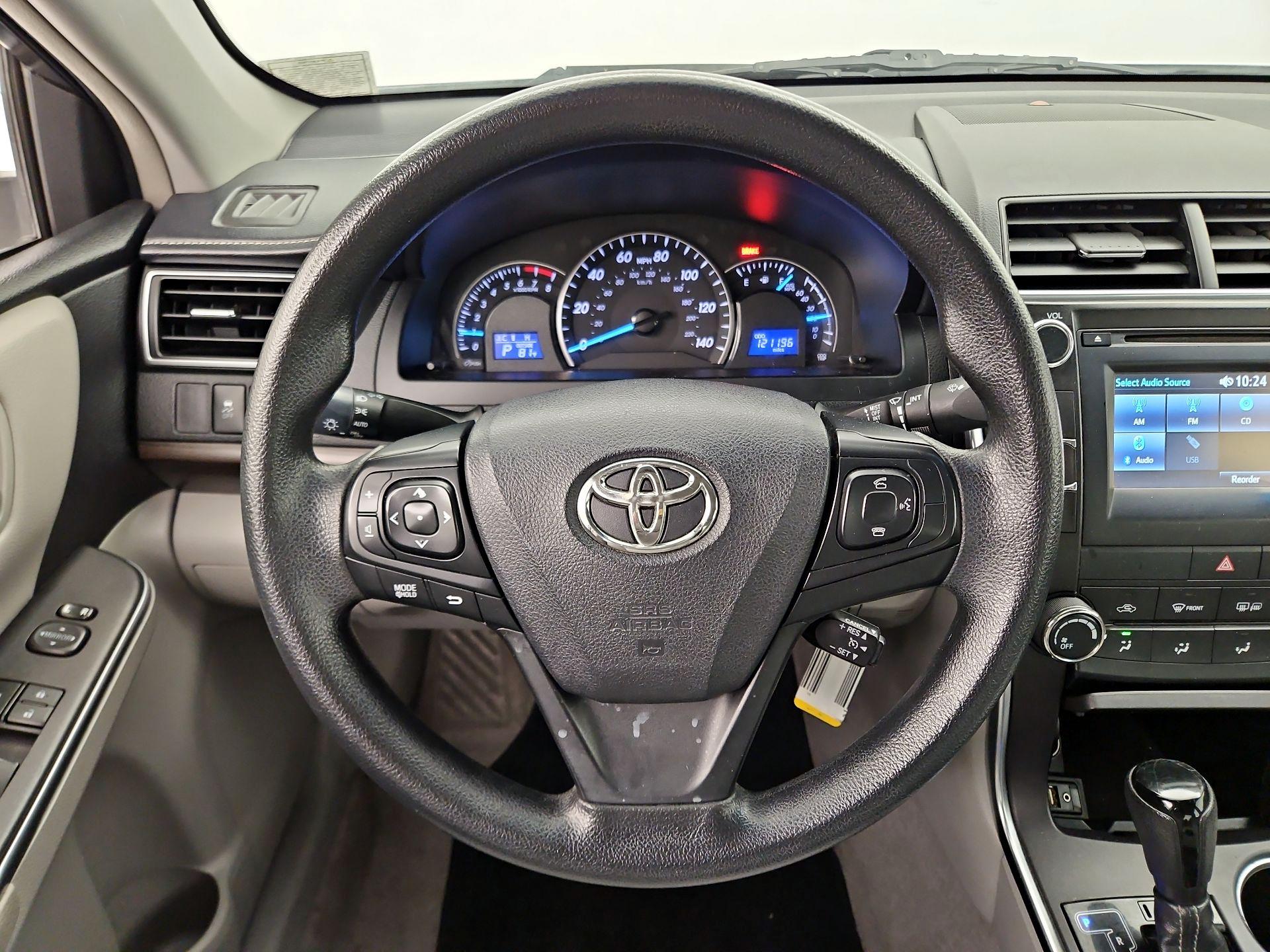 Thumbnail: 2015 Toyota Camry - 10