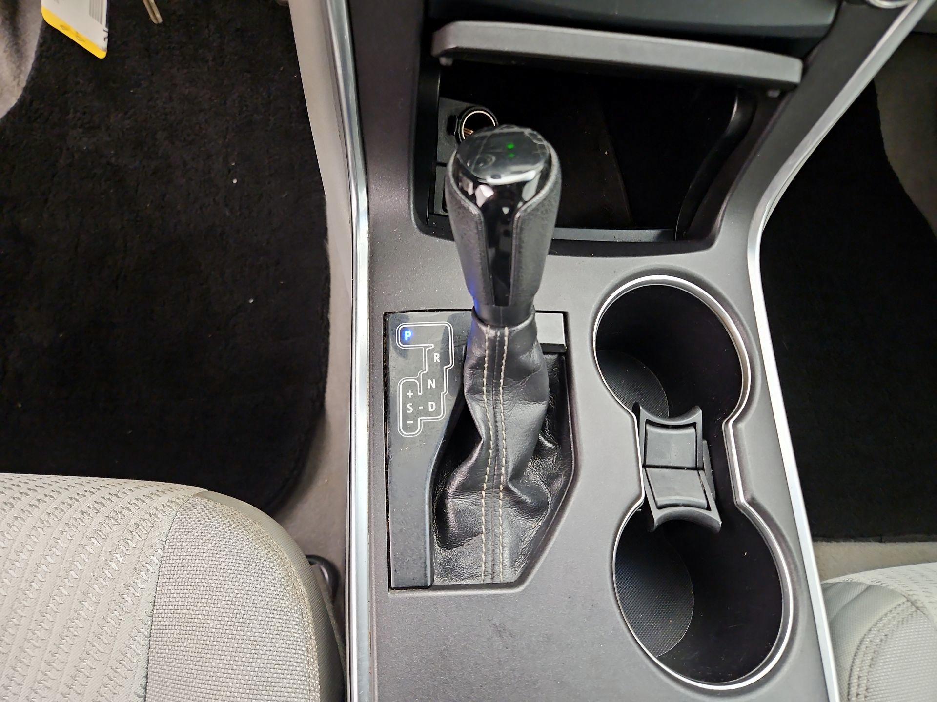 Thumbnail: 2015 Toyota Camry - 16