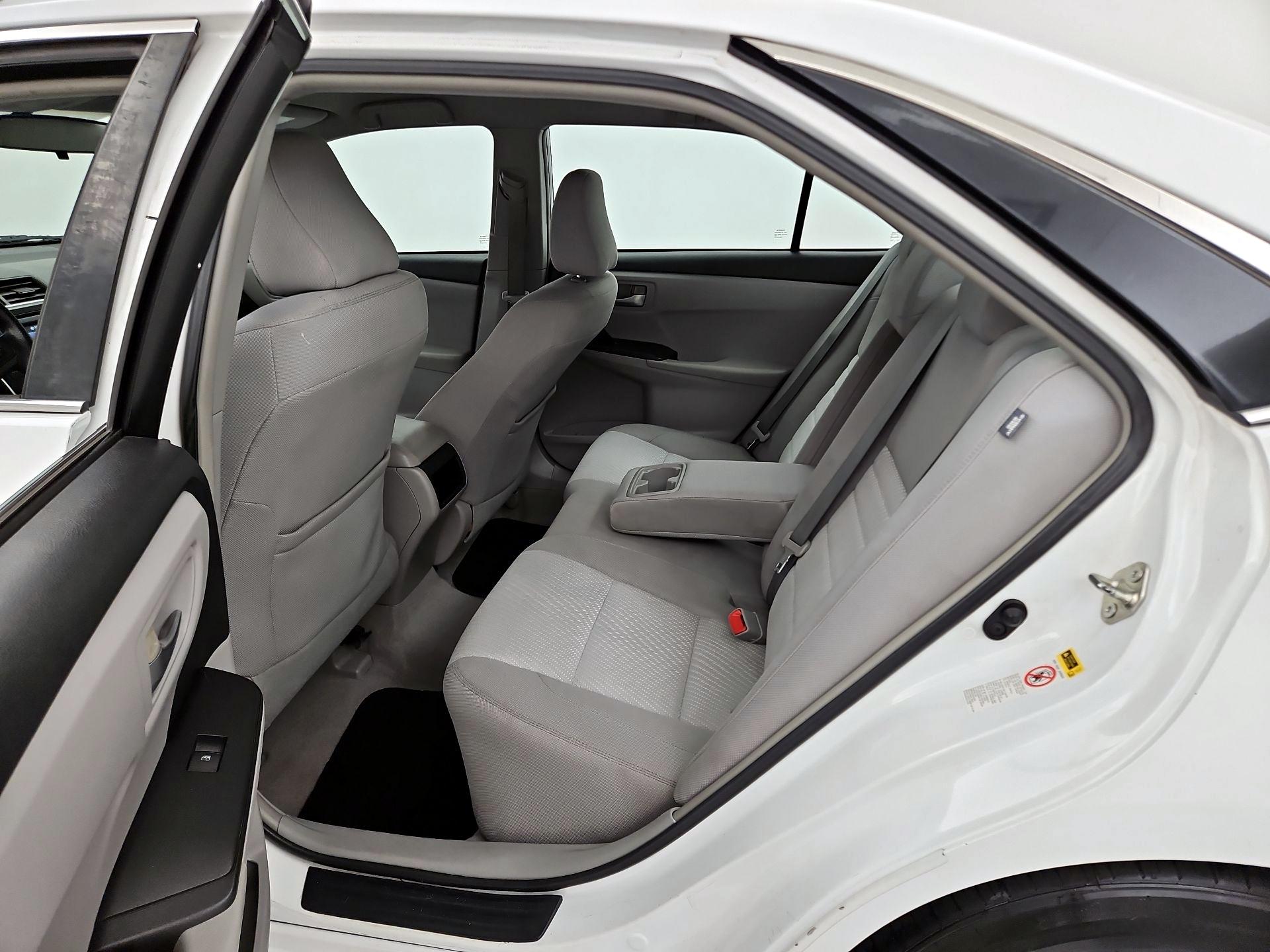 Thumbnail: 2015 Toyota Camry - 17