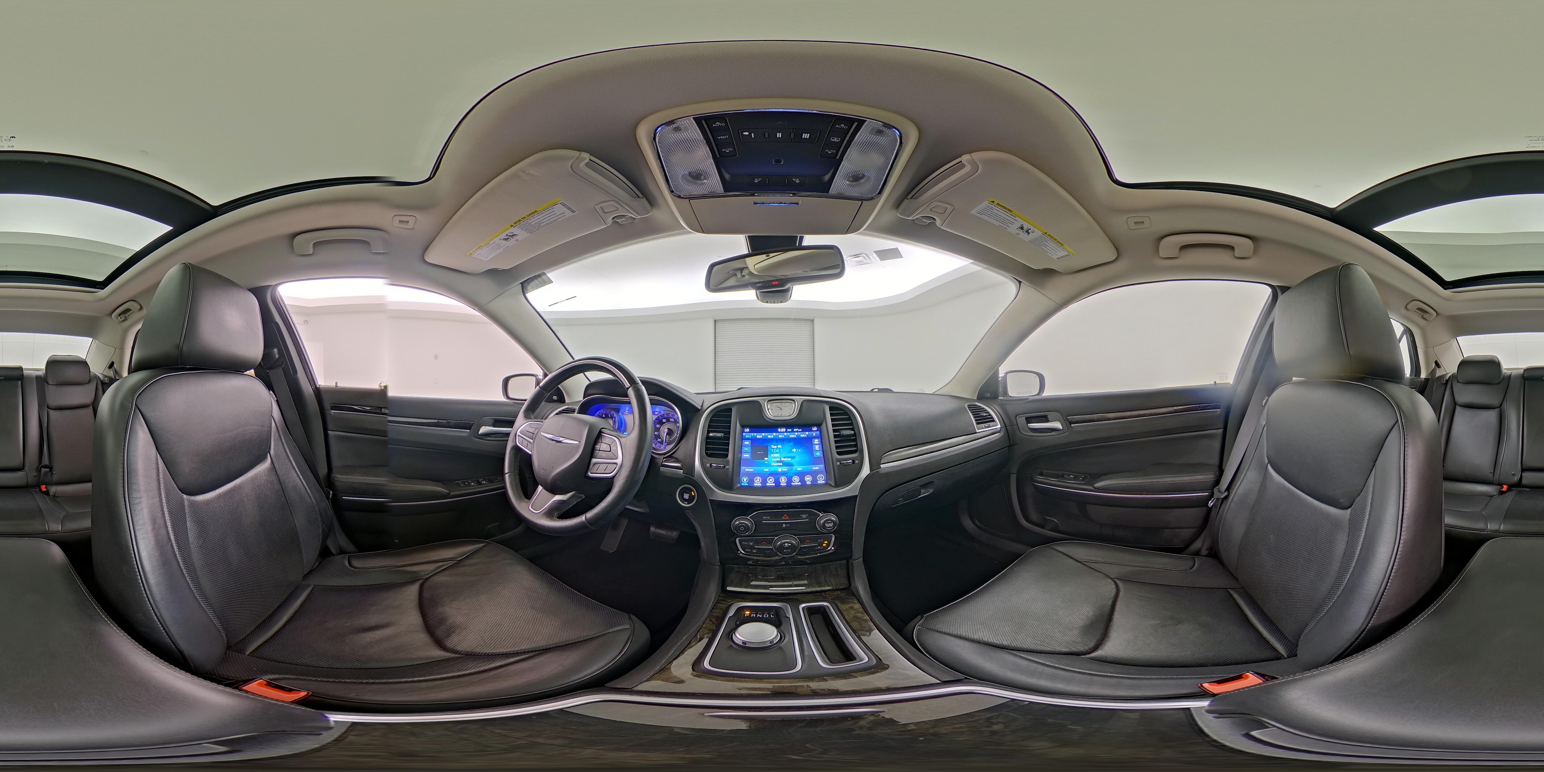 2017 Chrysler 300 C - Photo 28