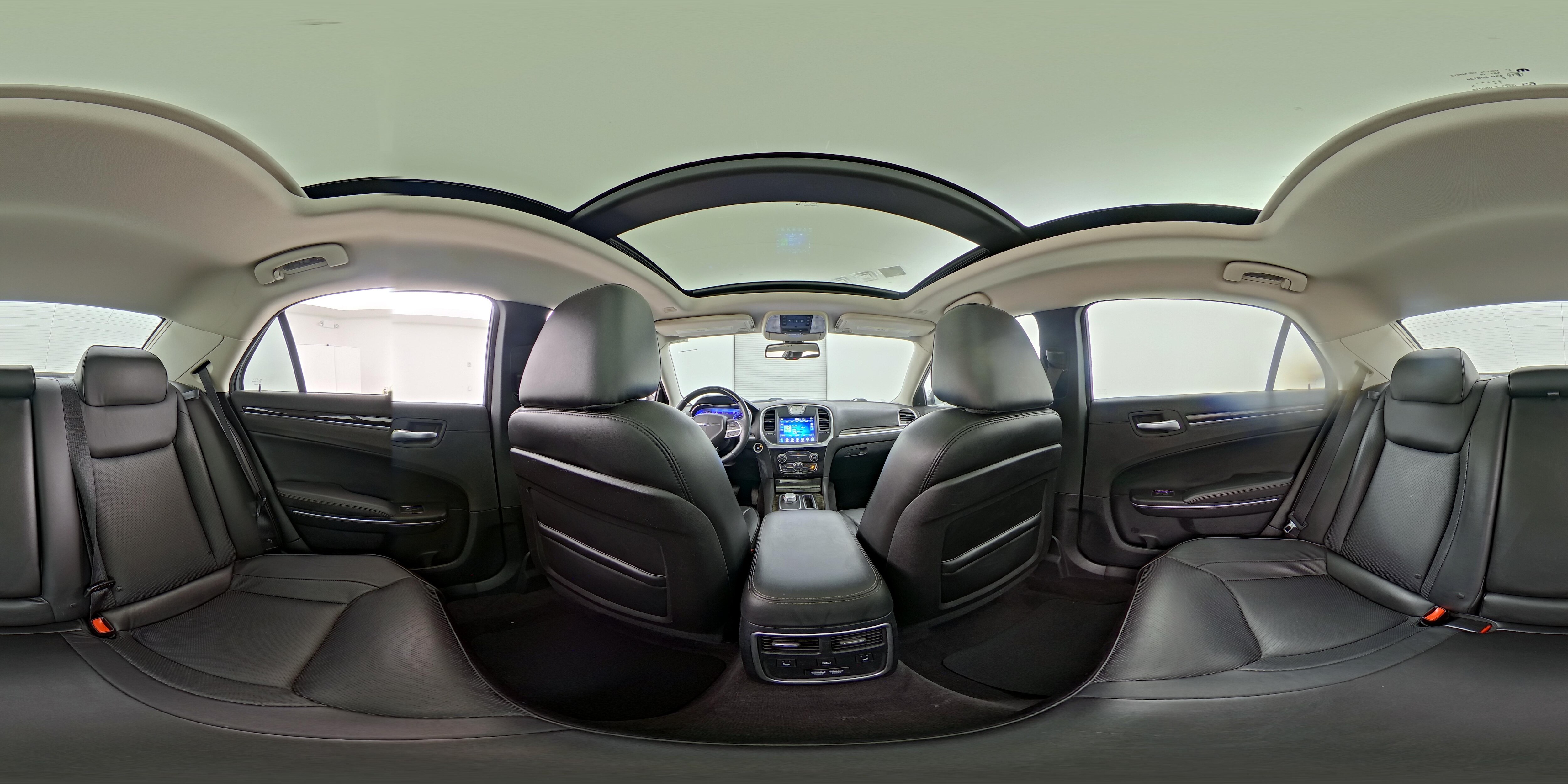 2017 Chrysler 300 C - Photo 29