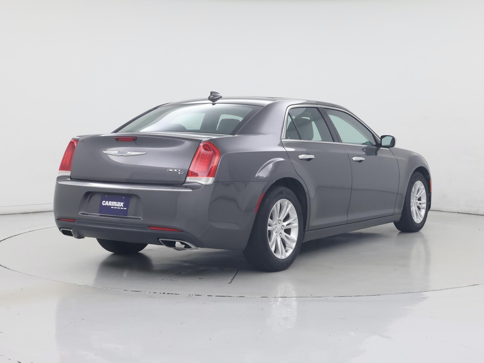 2017 Chrysler 300 C - Photo 9
