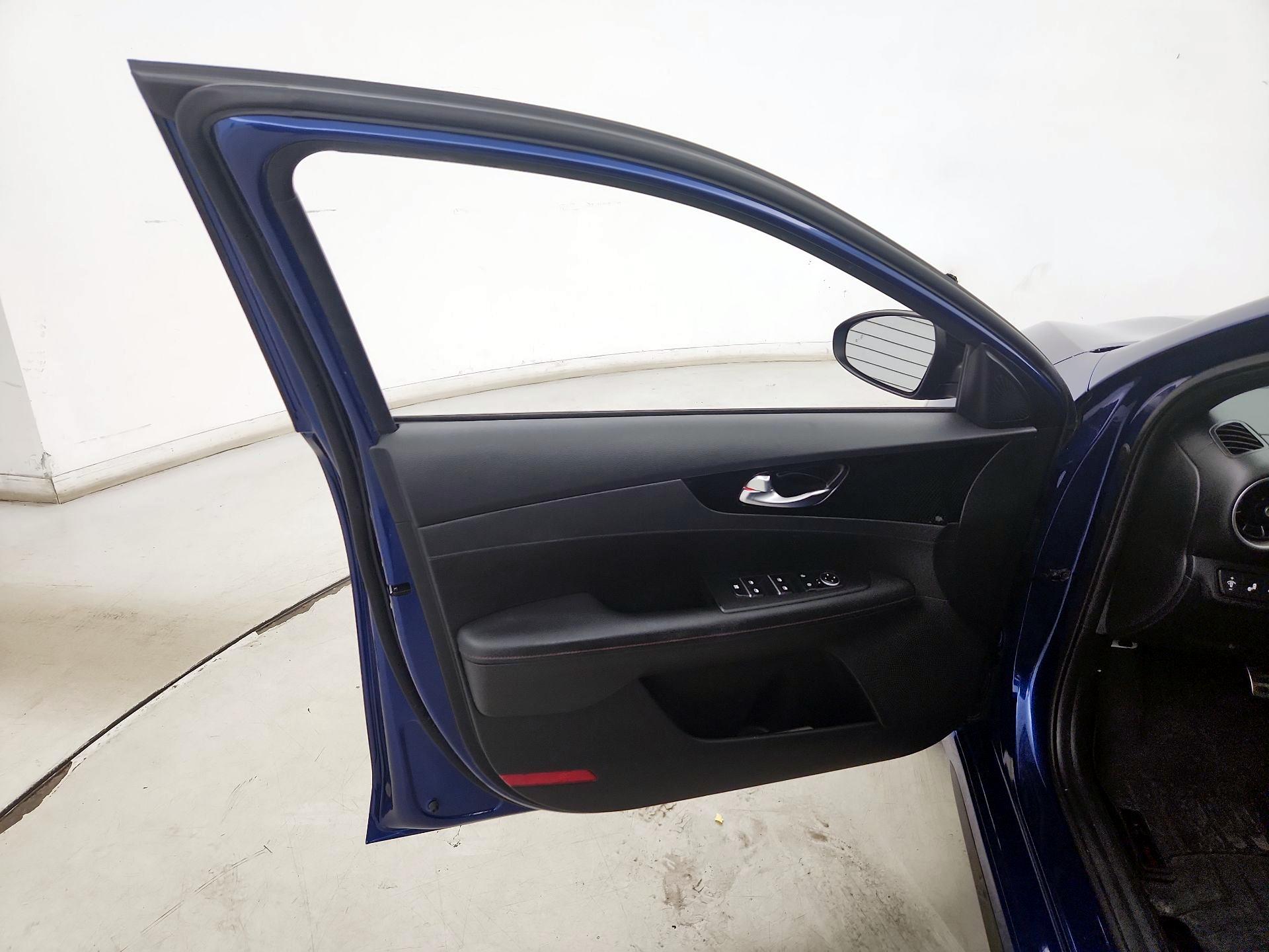 Thumbnail: 2021 Kia Forte - 12