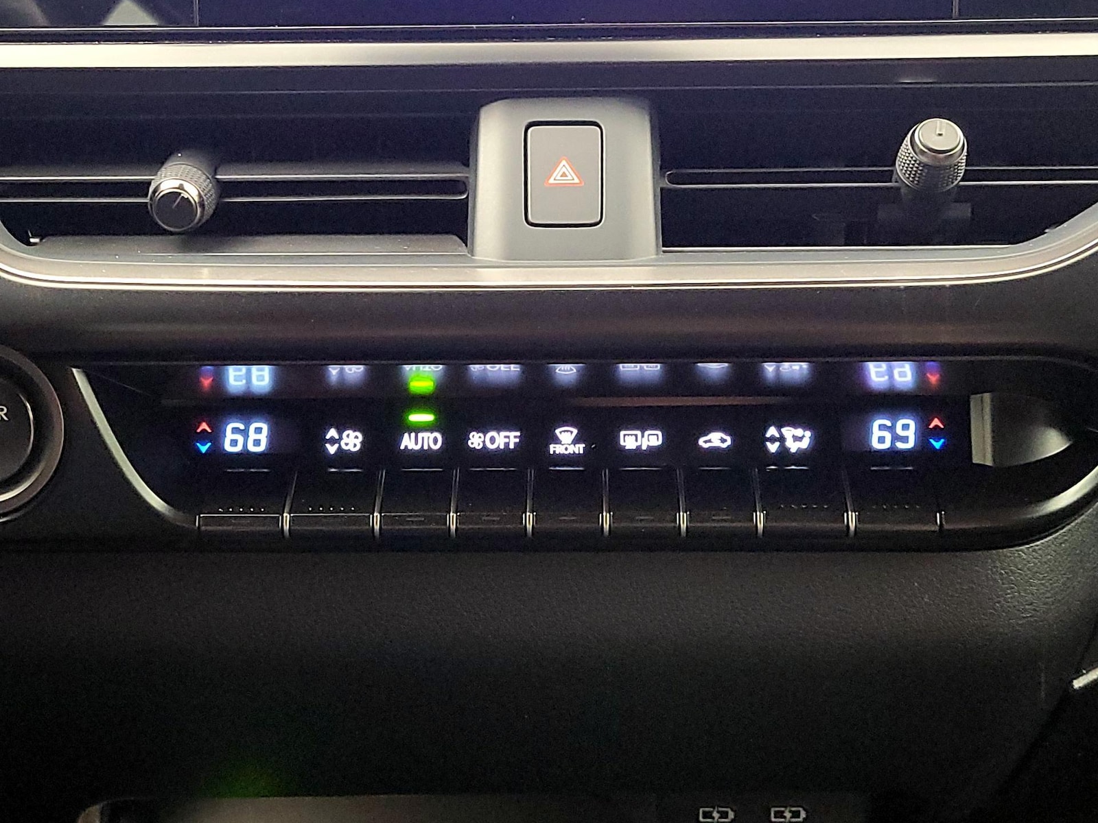 2023 Lexus UX Hybrid 250h Premium - Photo 18