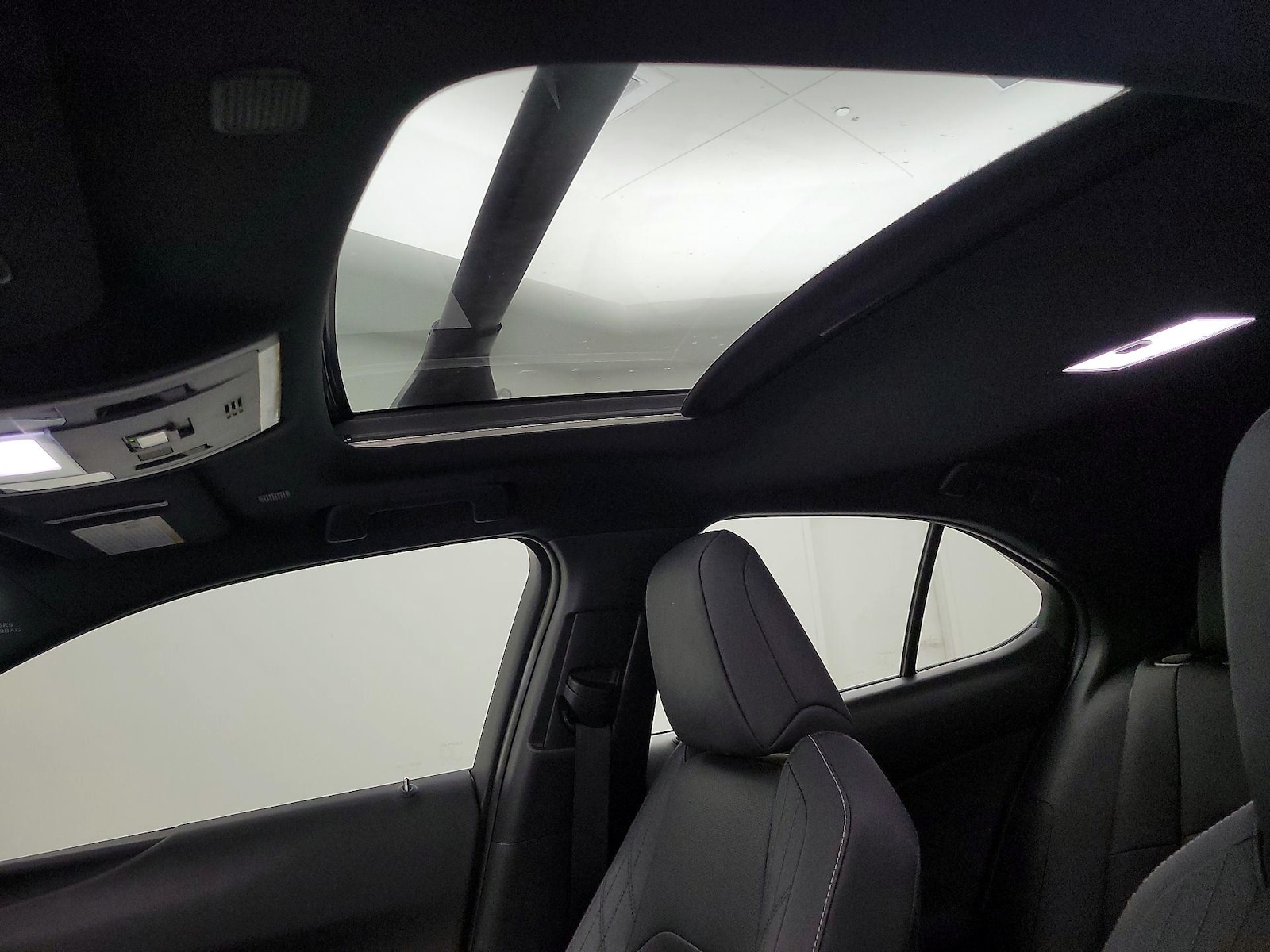 2023 Lexus UX Hybrid 250h Premium - Photo 21