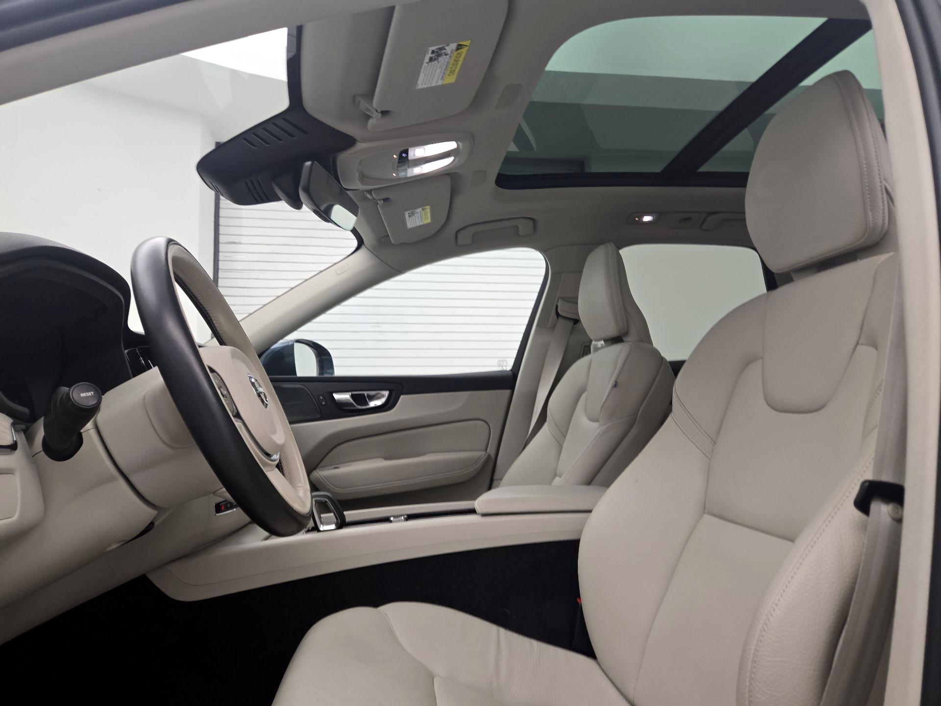 Thumbnail: 2023 Volvo XC60 - 20